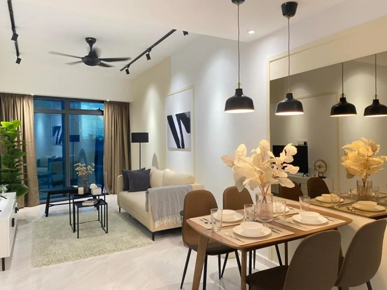 Dining area in Eaton Suites KLCC Kuala Lumpur