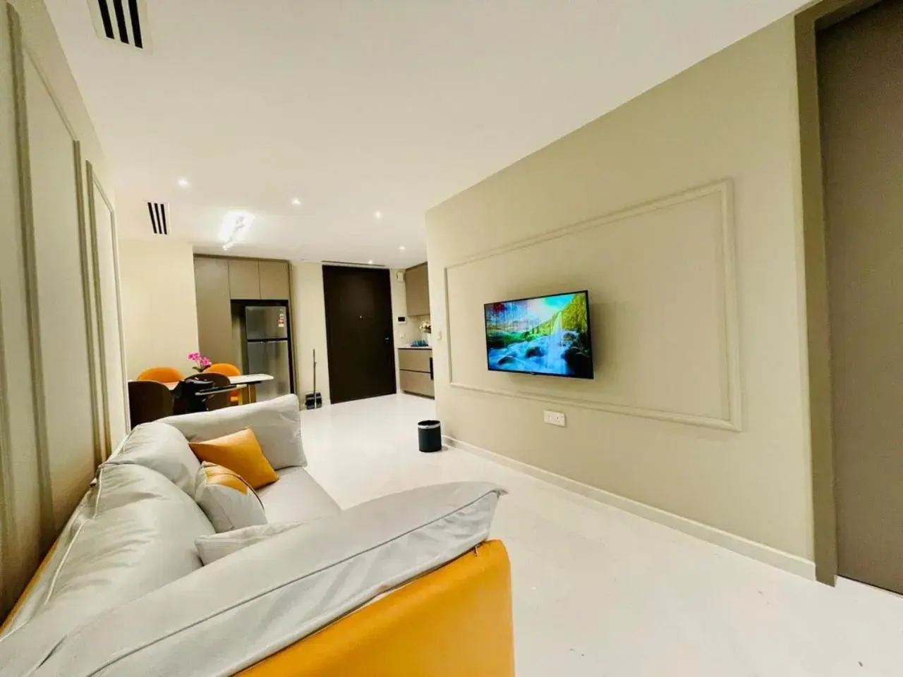 TV and multimedia, Bed in Eaton Suites KLCC Kuala Lumpur TV and multimedia, Bed in Eaton Suites KLCC Kuala Lumpur