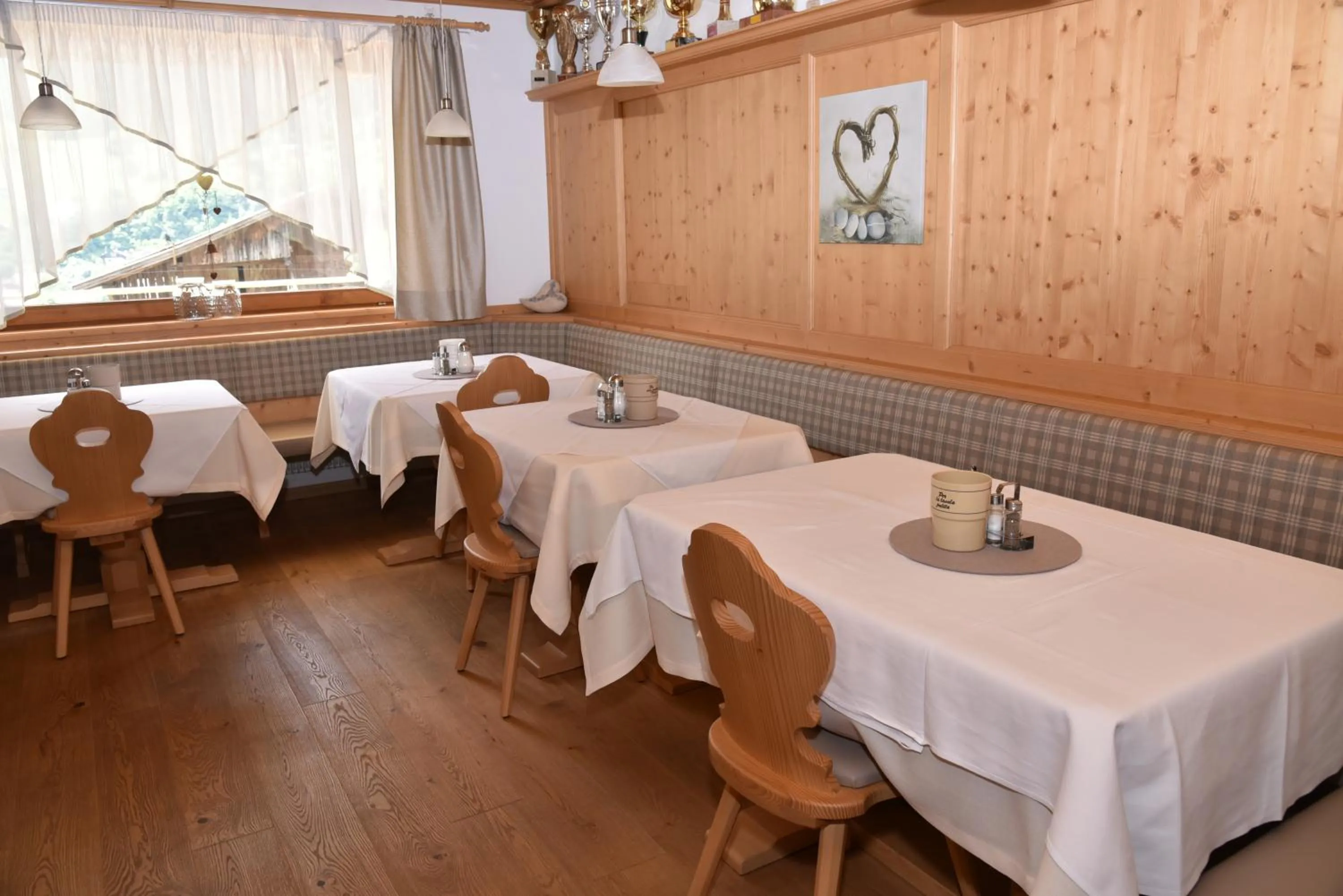 Restaurant/places to eat in Pension Gasthof Haselstaude