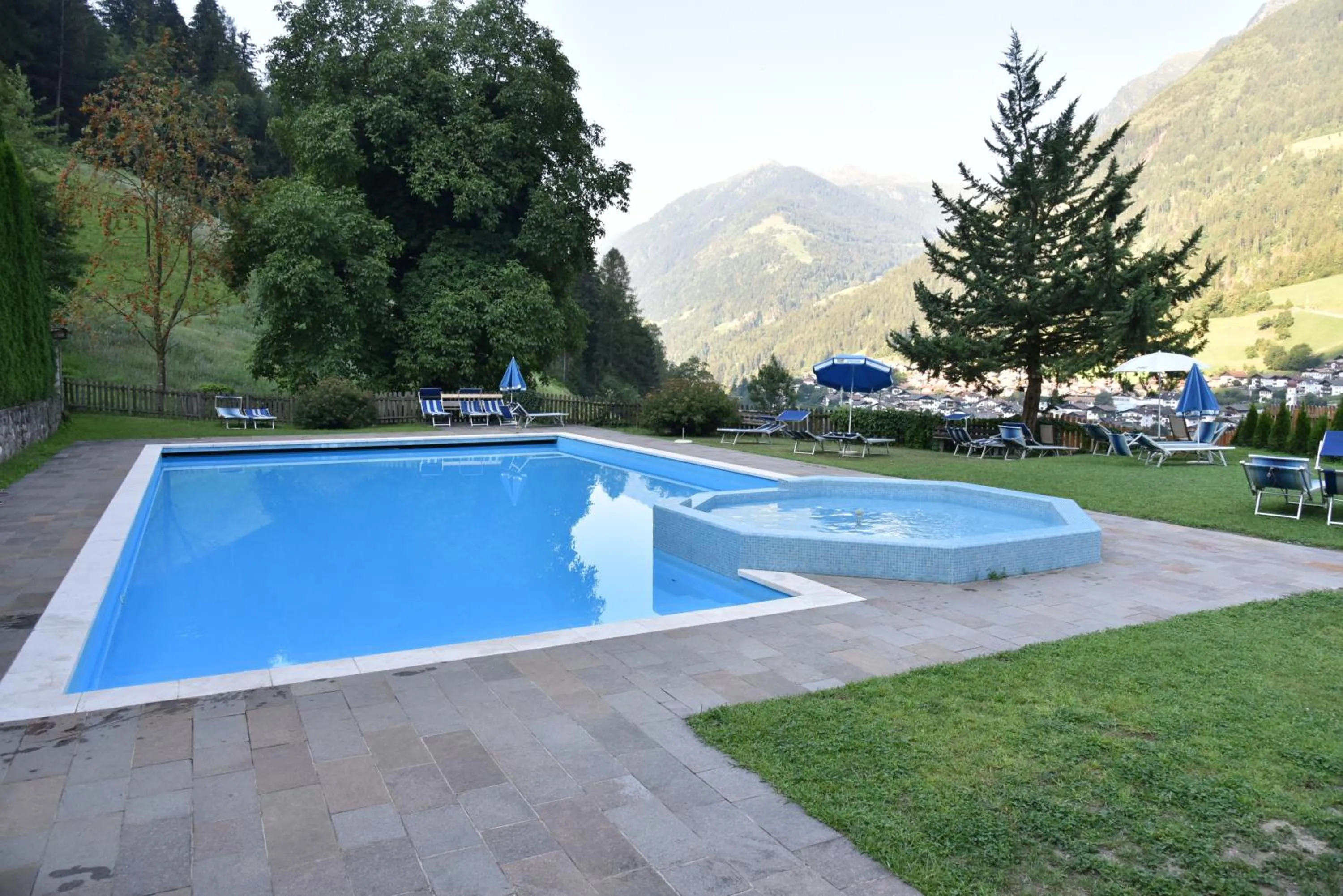 Swimming pool in Pension Gasthof Haselstaude
