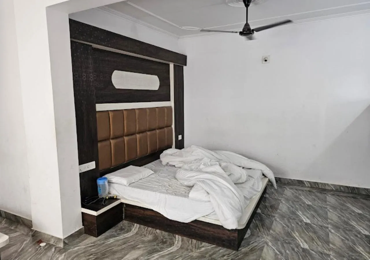 Hotel Lords Paradise 