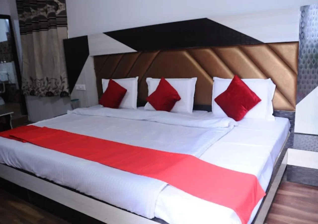 Hotel Lords Paradise 