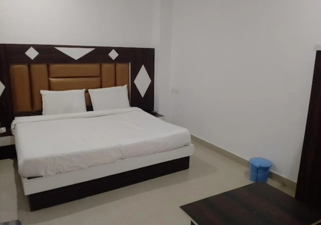 Hotel Lords Paradise 