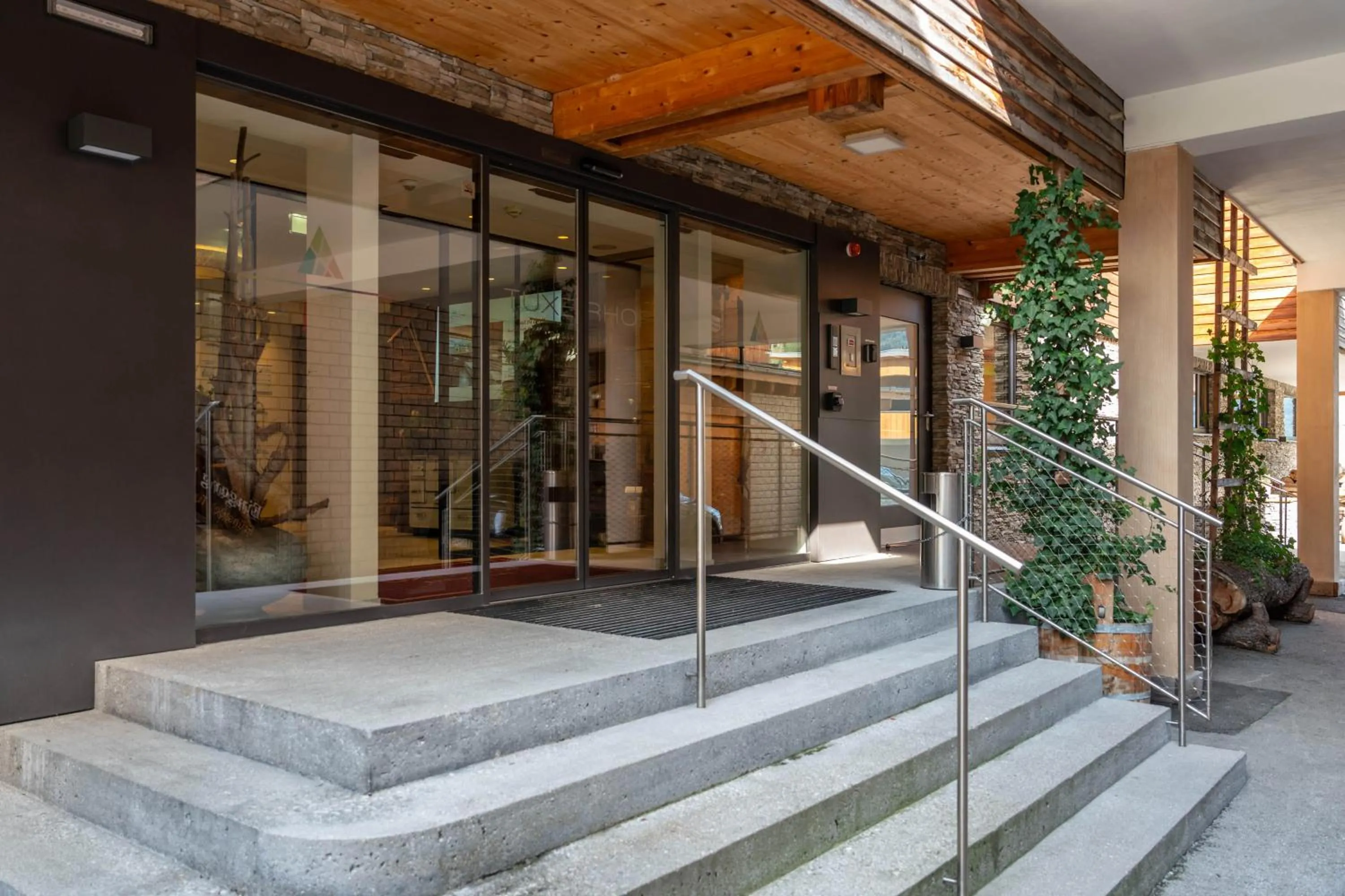 Facade/entrance in Aktivhotel Tuxerhof