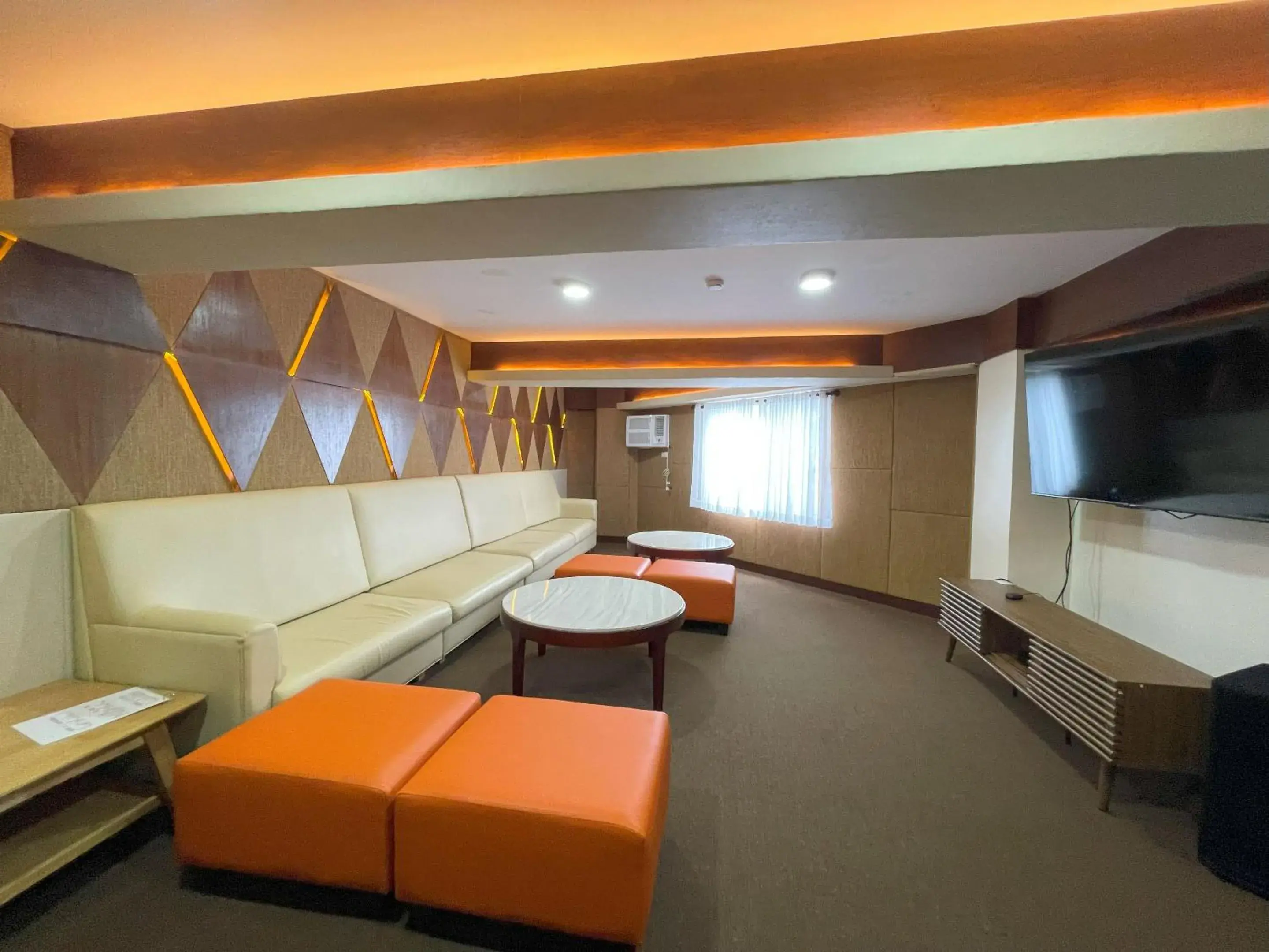 Karaoke, Bed in Mist Mountain Resort powered by Cocotel Karaoke, Bed in Mist Mountain Resort powered by Cocotel