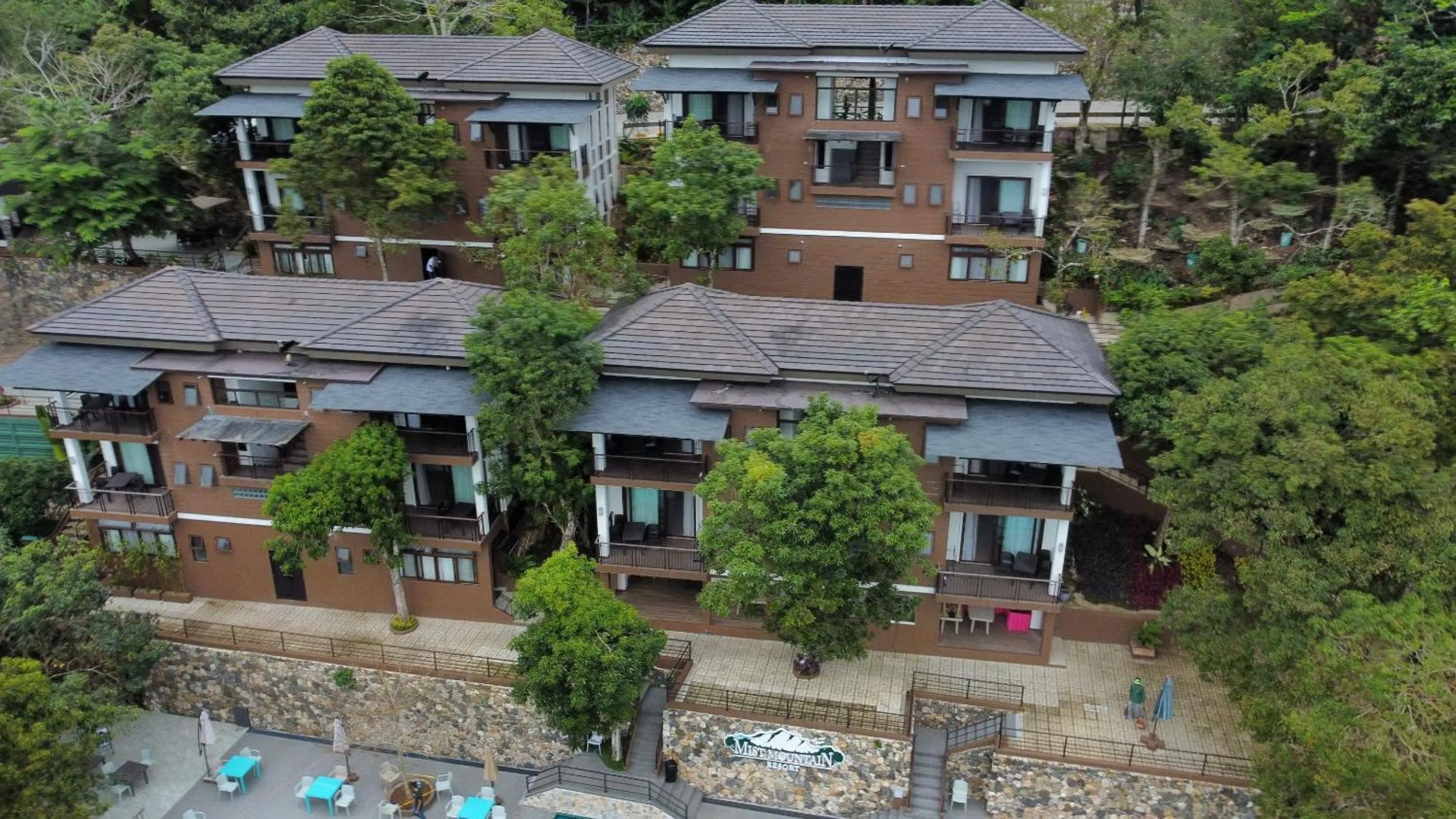 Property building in Mist Mountain Resort powered by Cocotel