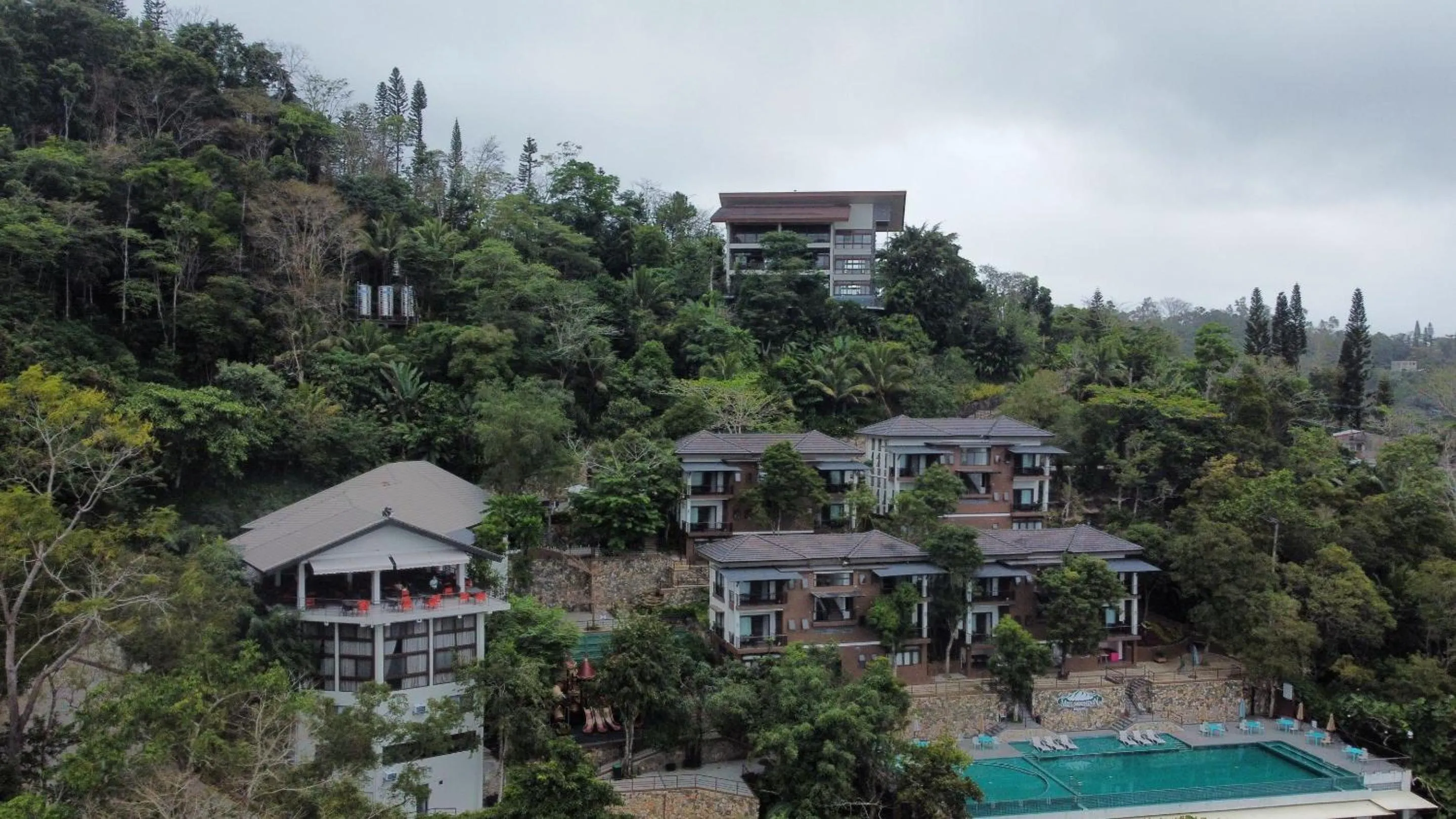 Property building in Mist Mountain Resort powered by Cocotel