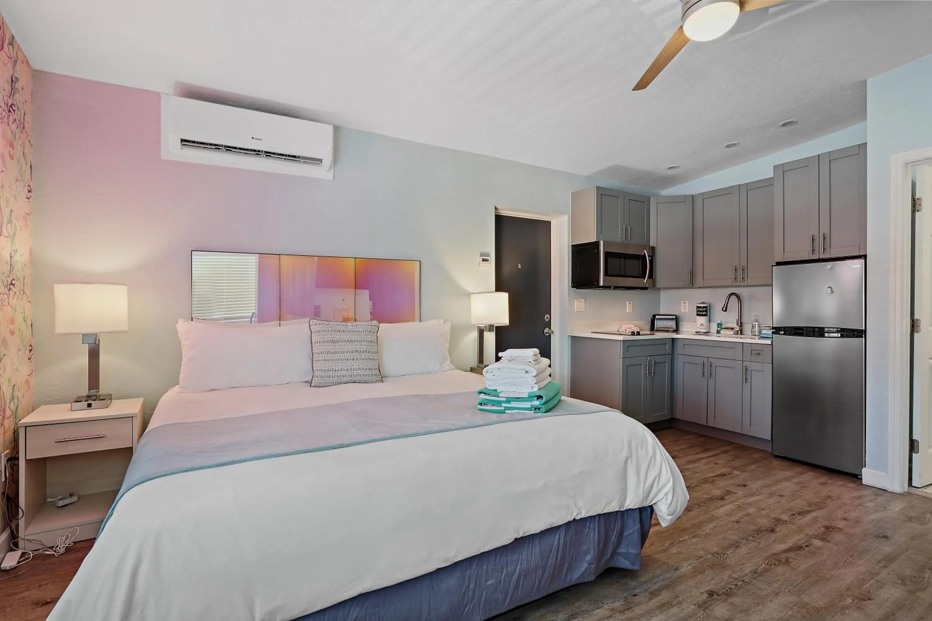 Bed in The Pearl Cabana Club