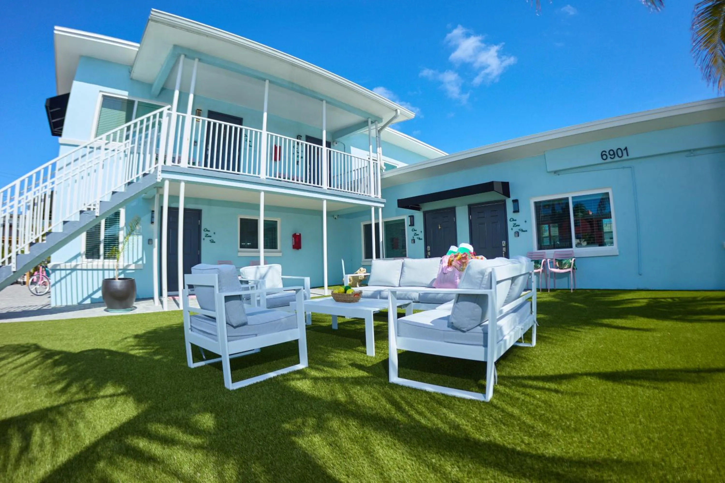 The Pearl Cabana Club