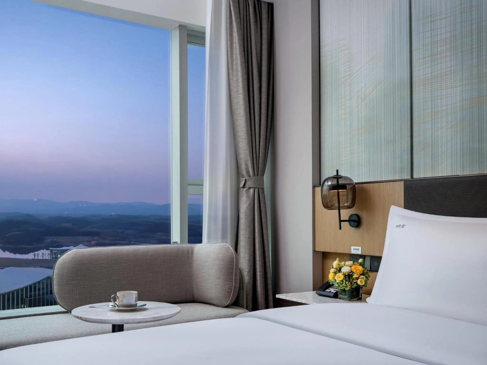 Photo of the whole room, Bed in Holiday Inn Chengdu East by IHG