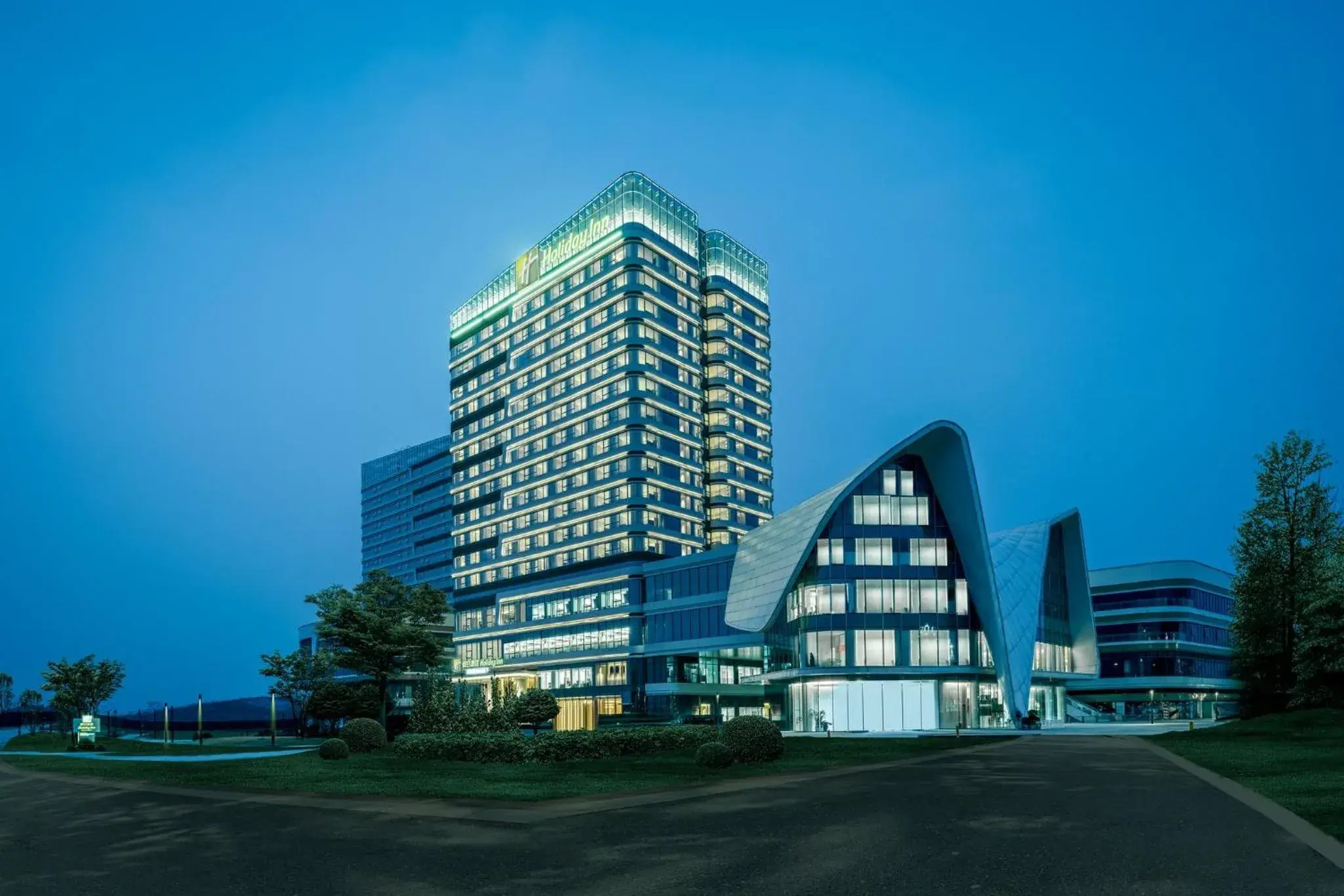 Property building in Holiday Inn Chengdu East by IHG Property building in Holiday Inn Chengdu East by IHG