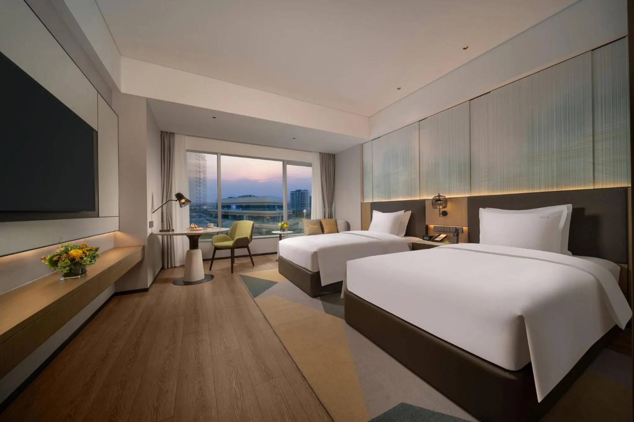 Photo of the whole room, Bed in Holiday Inn Chengdu East by IHG