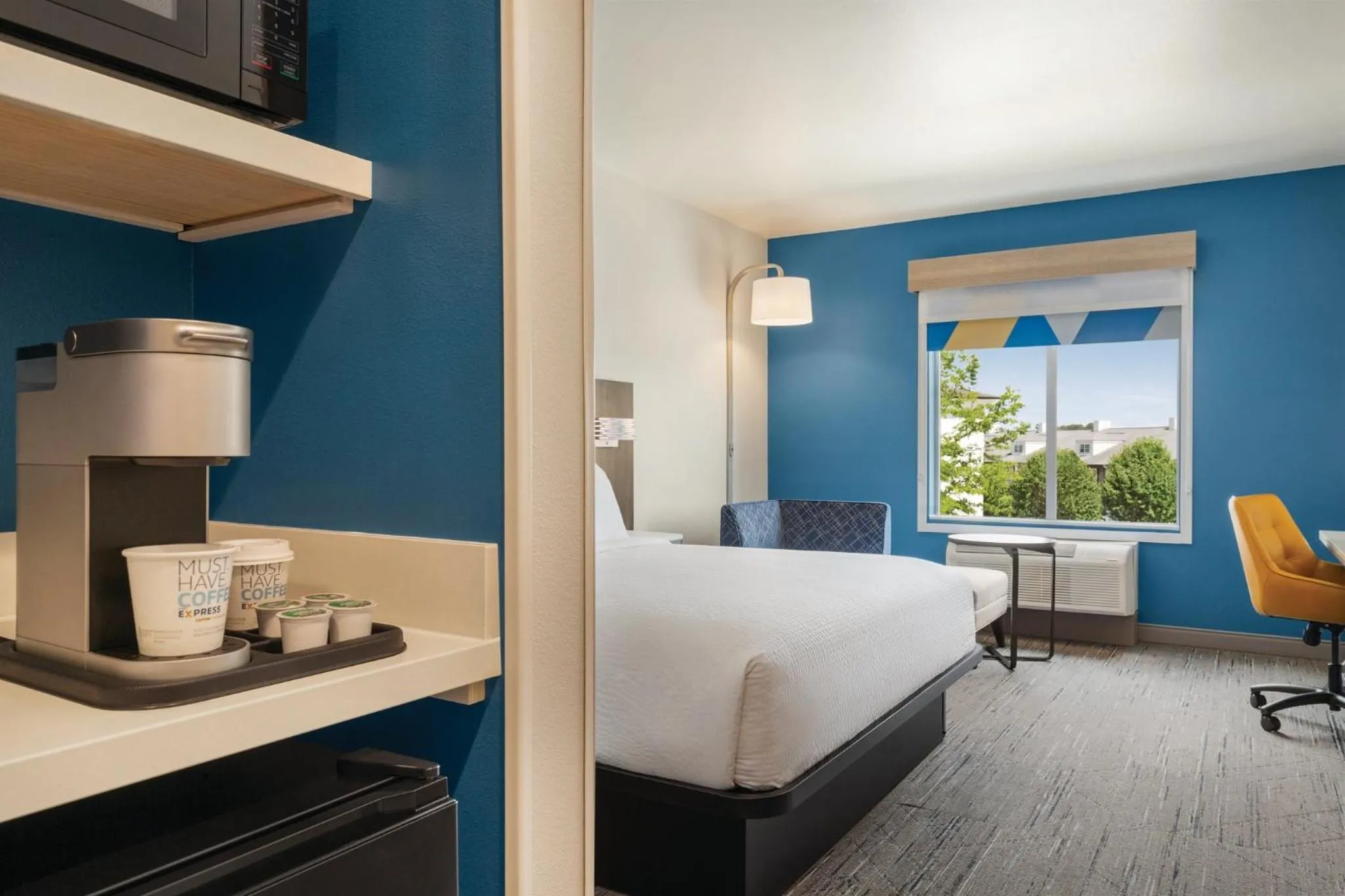 Photo of the whole room, Bed in Holiday Inn Express & Suites Bessemer - Birmingham SW by IHG