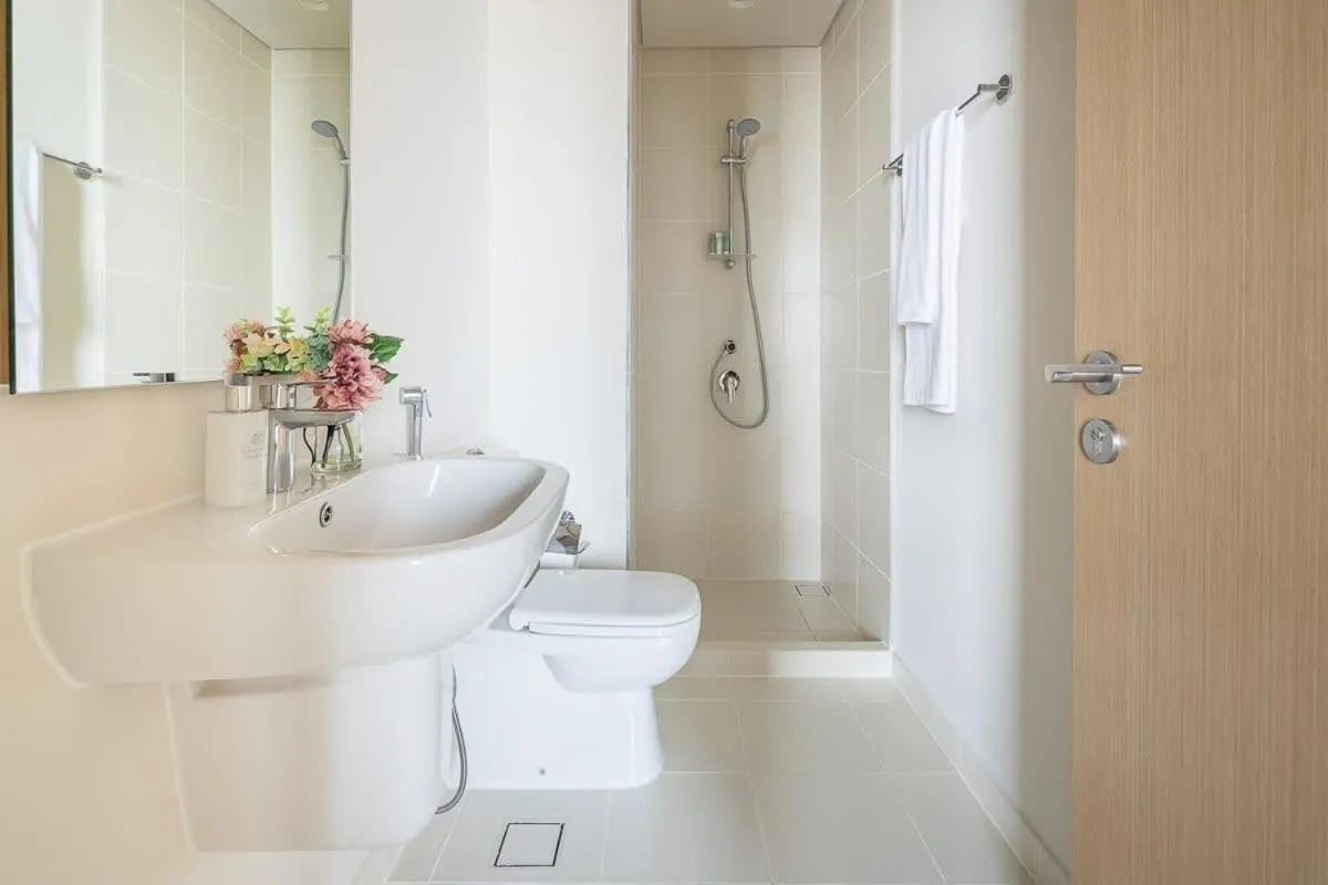 Frank Porter - Harbour Gate