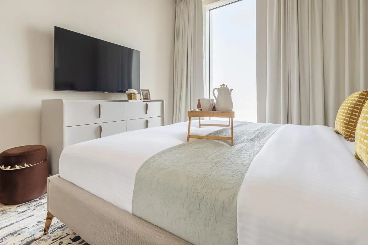 Frank Porter - Harbour Gate