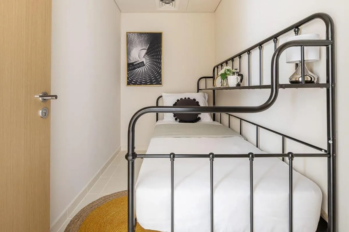 Frank Porter - Harbour Gate