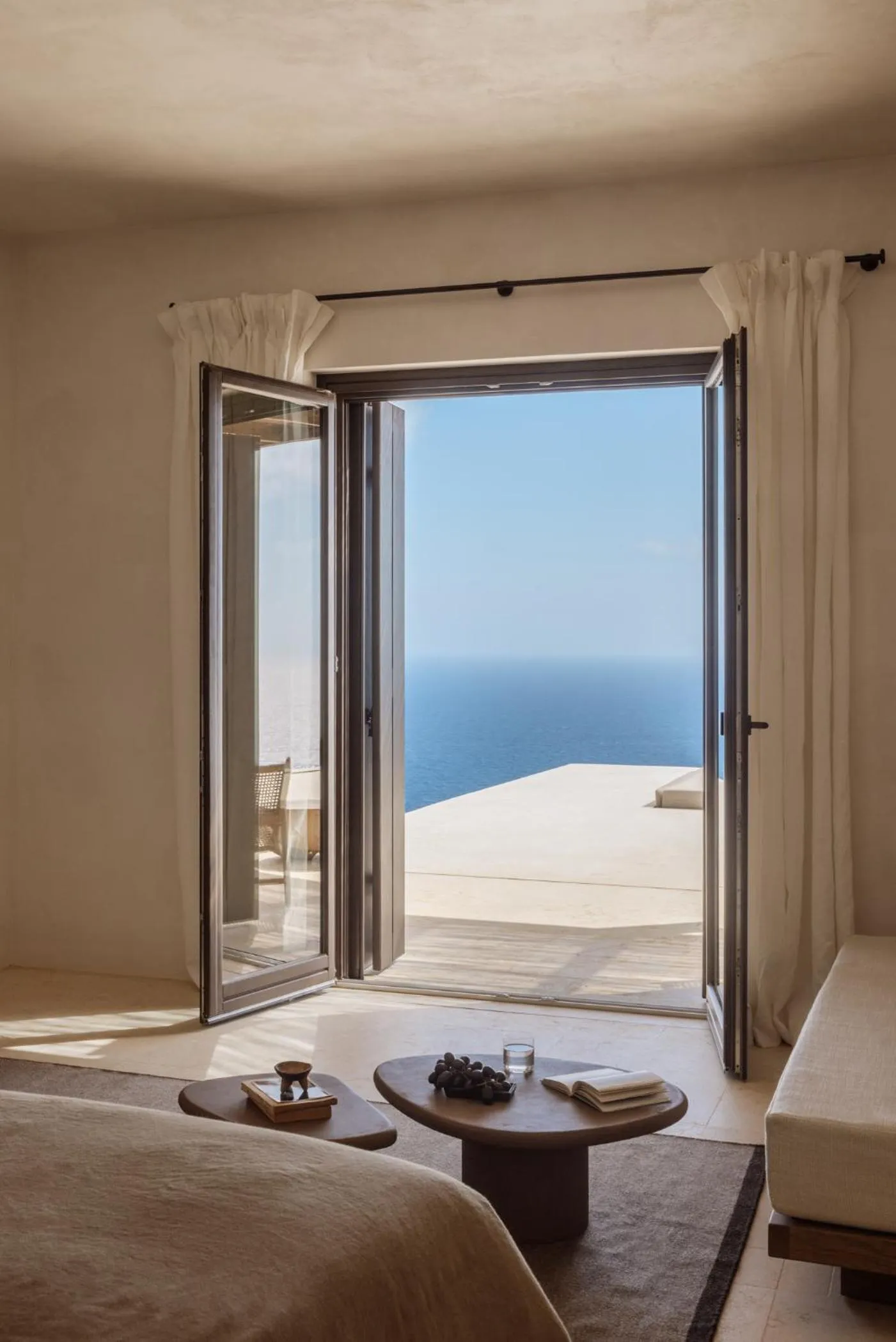 Bedroom, Bed in Gundari