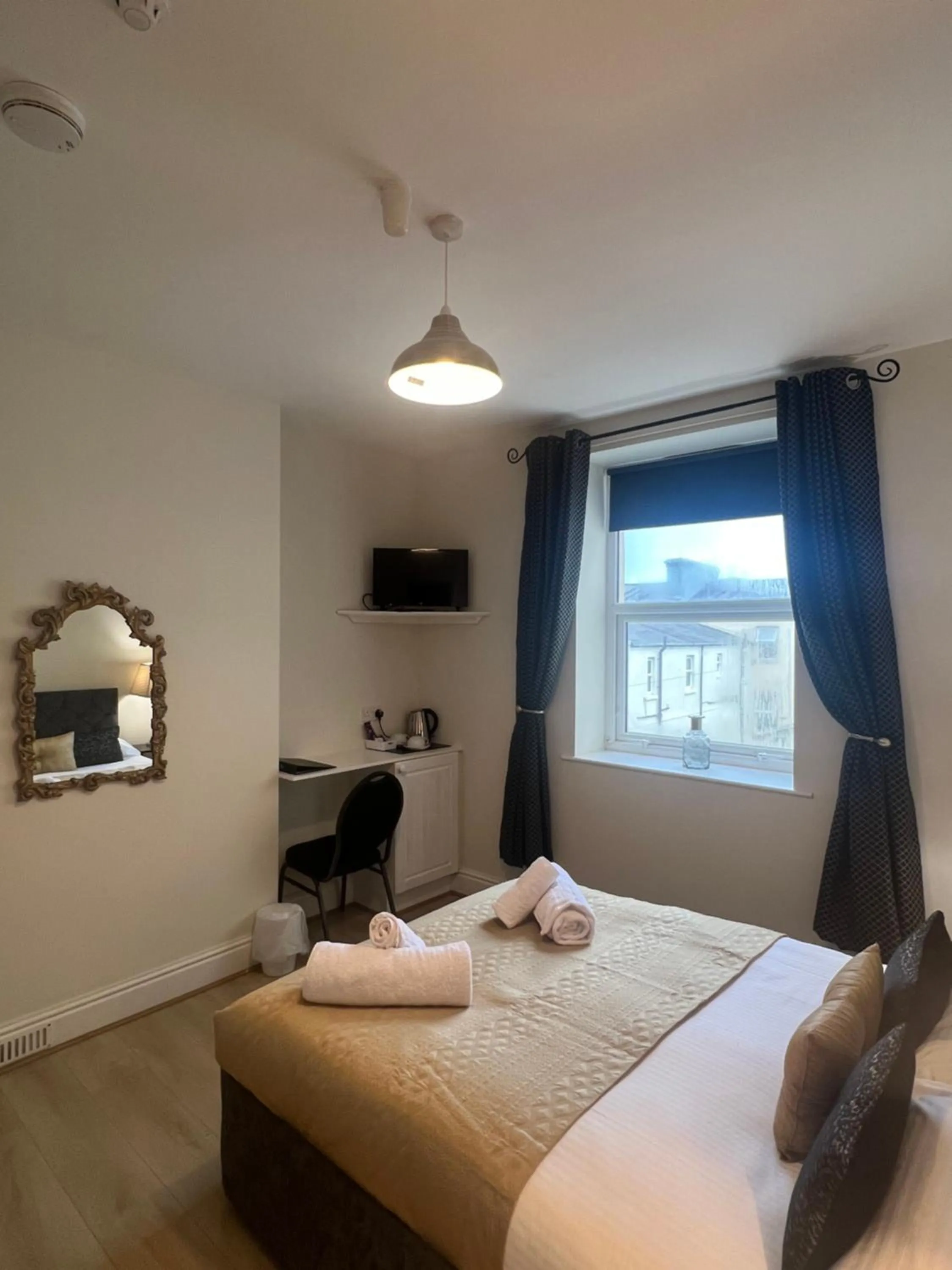 Photo of the whole room in Elizabeth Grace House