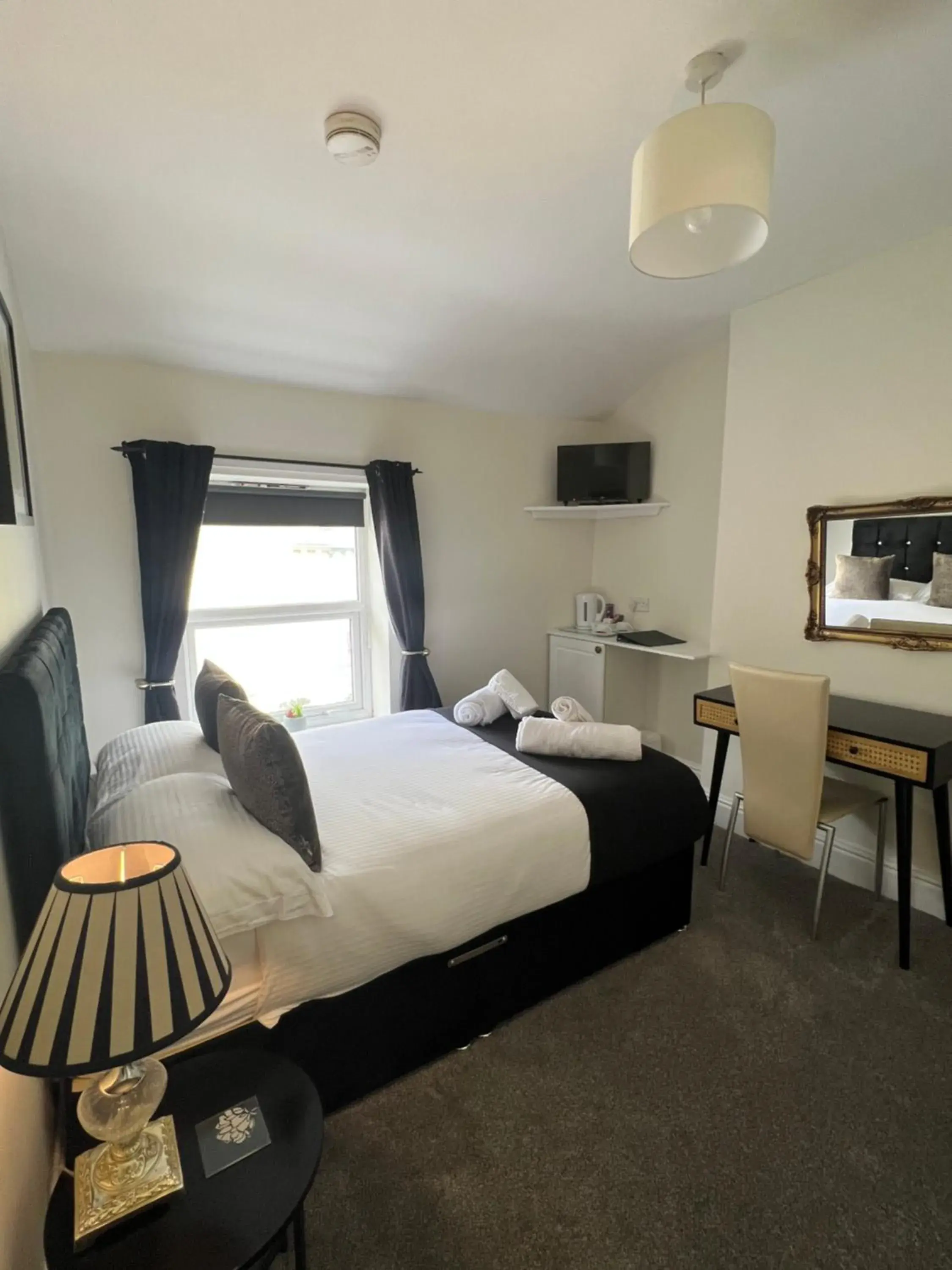 Queen Room in Elizabeth Grace House Queen Room in Elizabeth Grace House