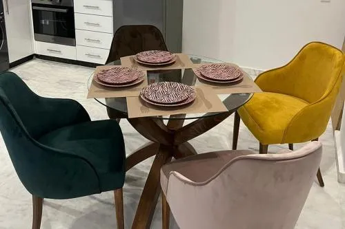 1Bed Apartment - Sleeps 4 - Balcony Wifi Parking