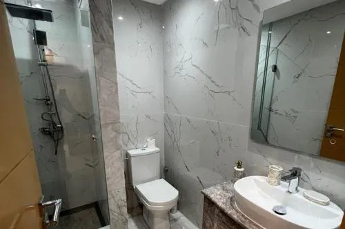 1Bed Apartment - Sleeps 4 - Balcony Wifi Parking