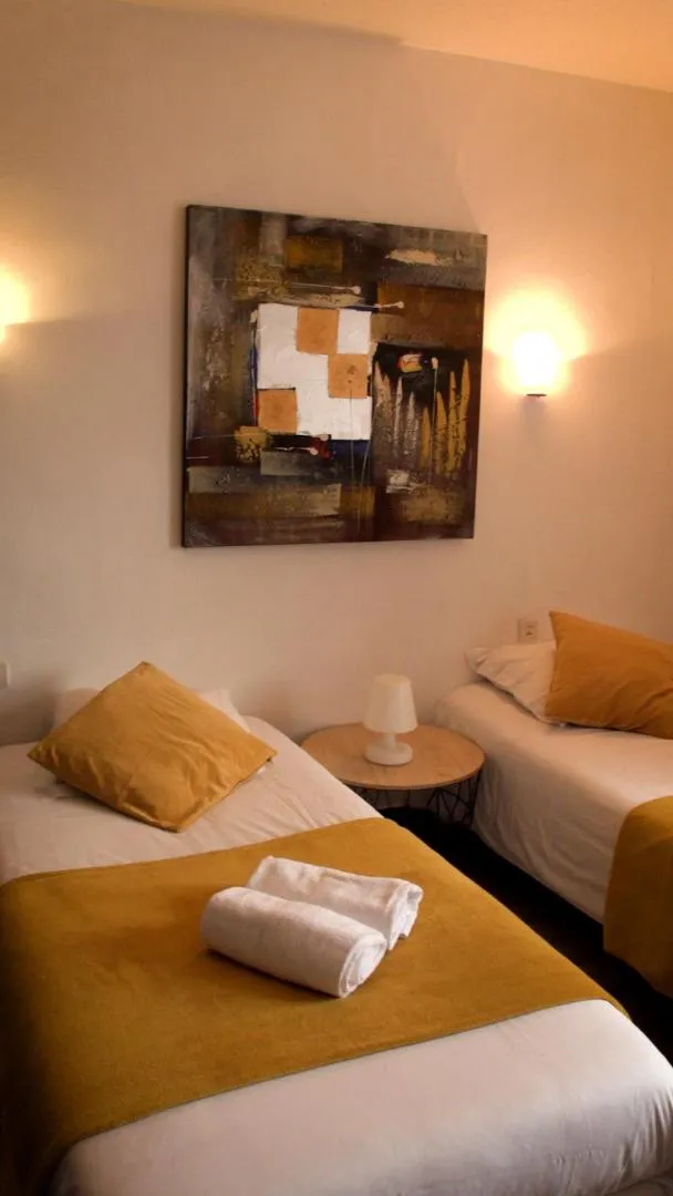 Bed in Hotel Le Derby