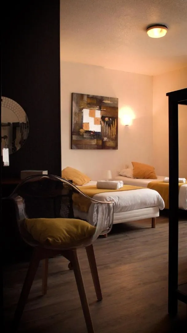 Bed in Hotel Le Derby