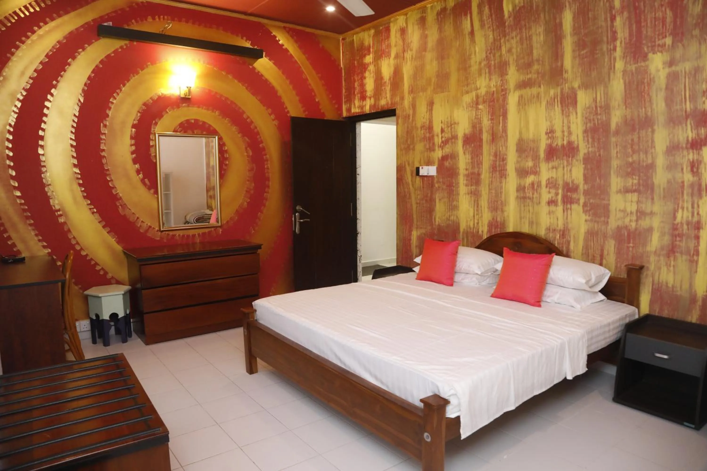 Bed in Palm Grove