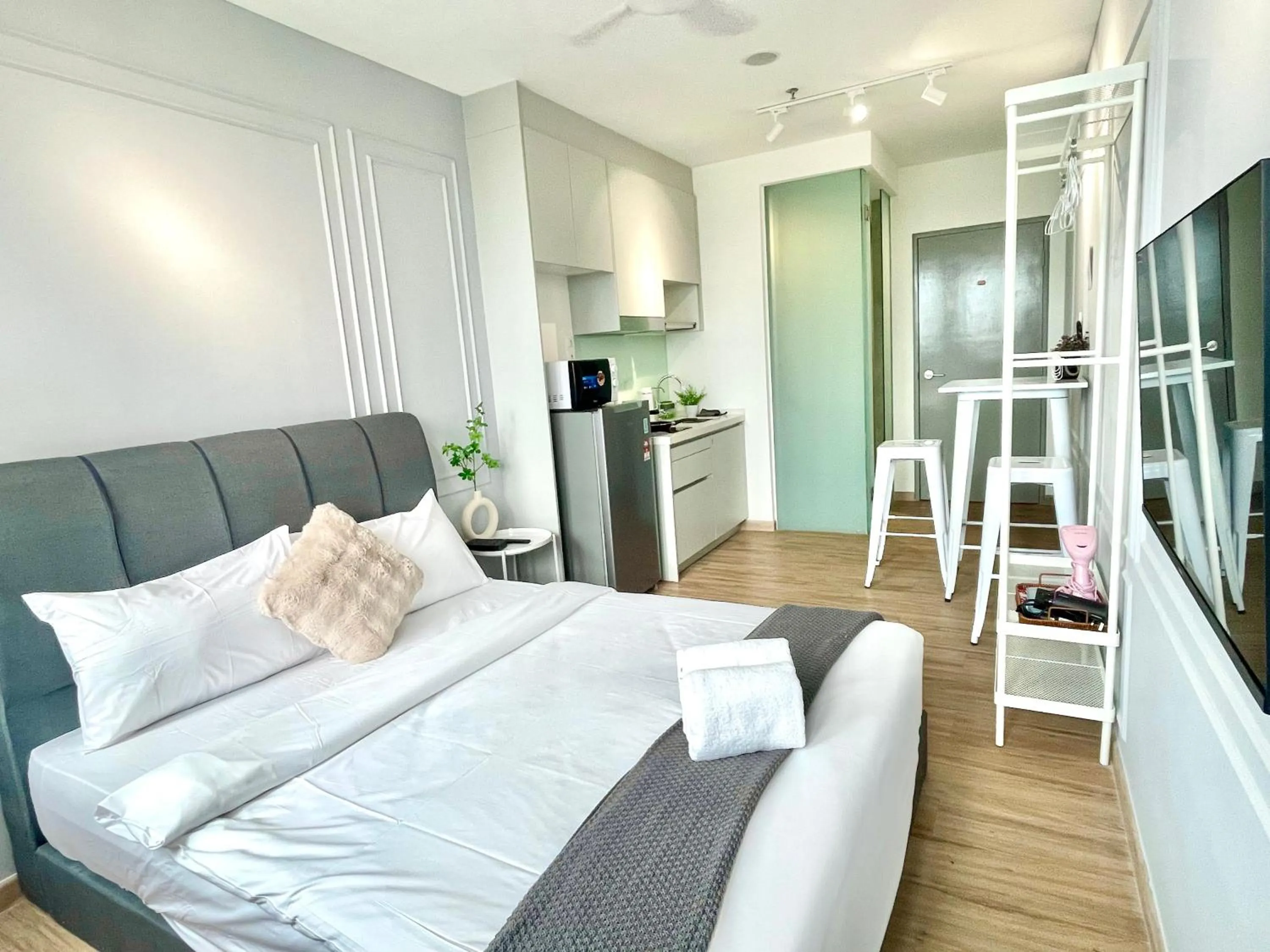 Sky Pool Suites KL Sentral - Riveria City