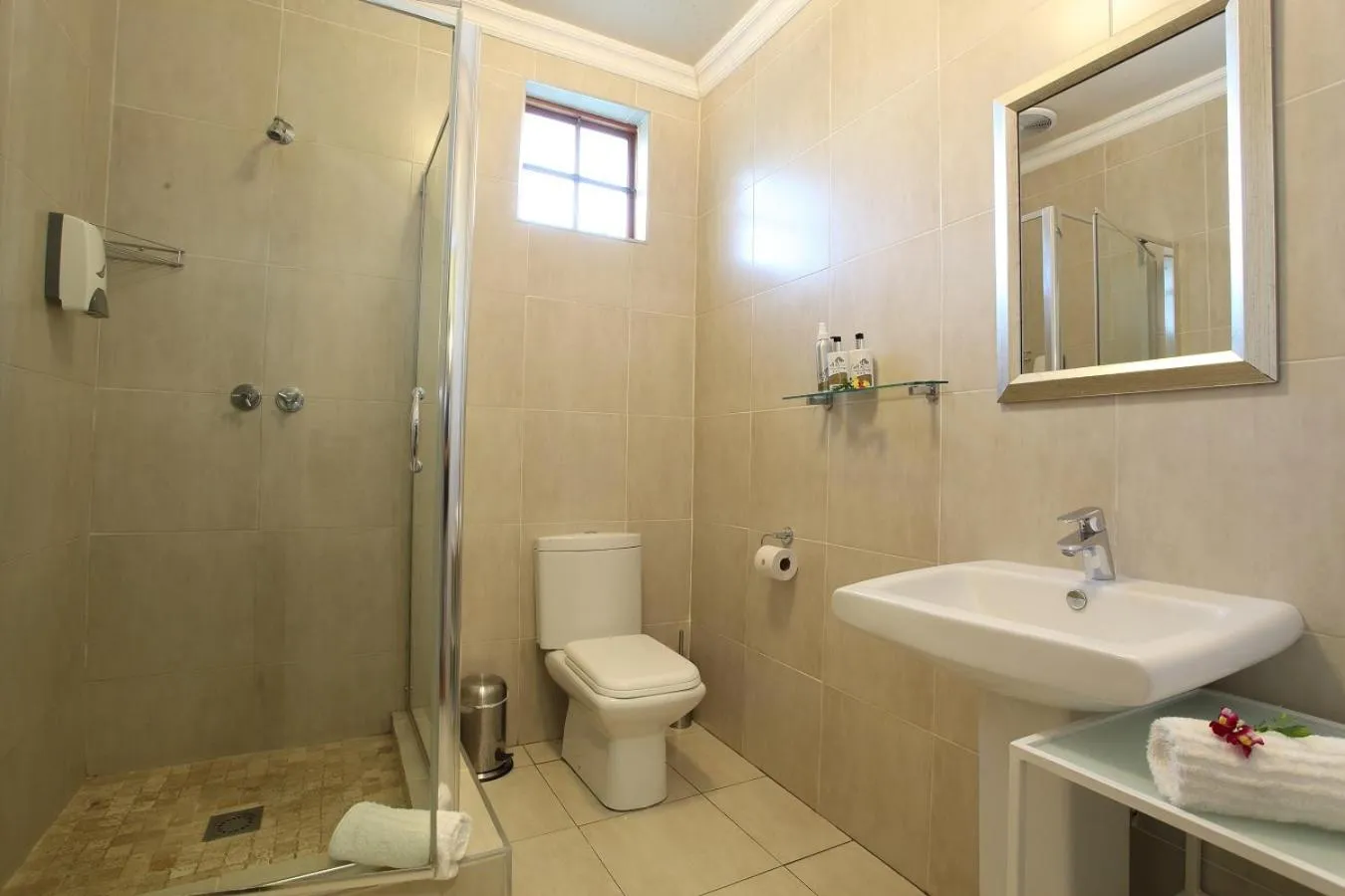 Shower in Celtis Country Lodge & Restaurant