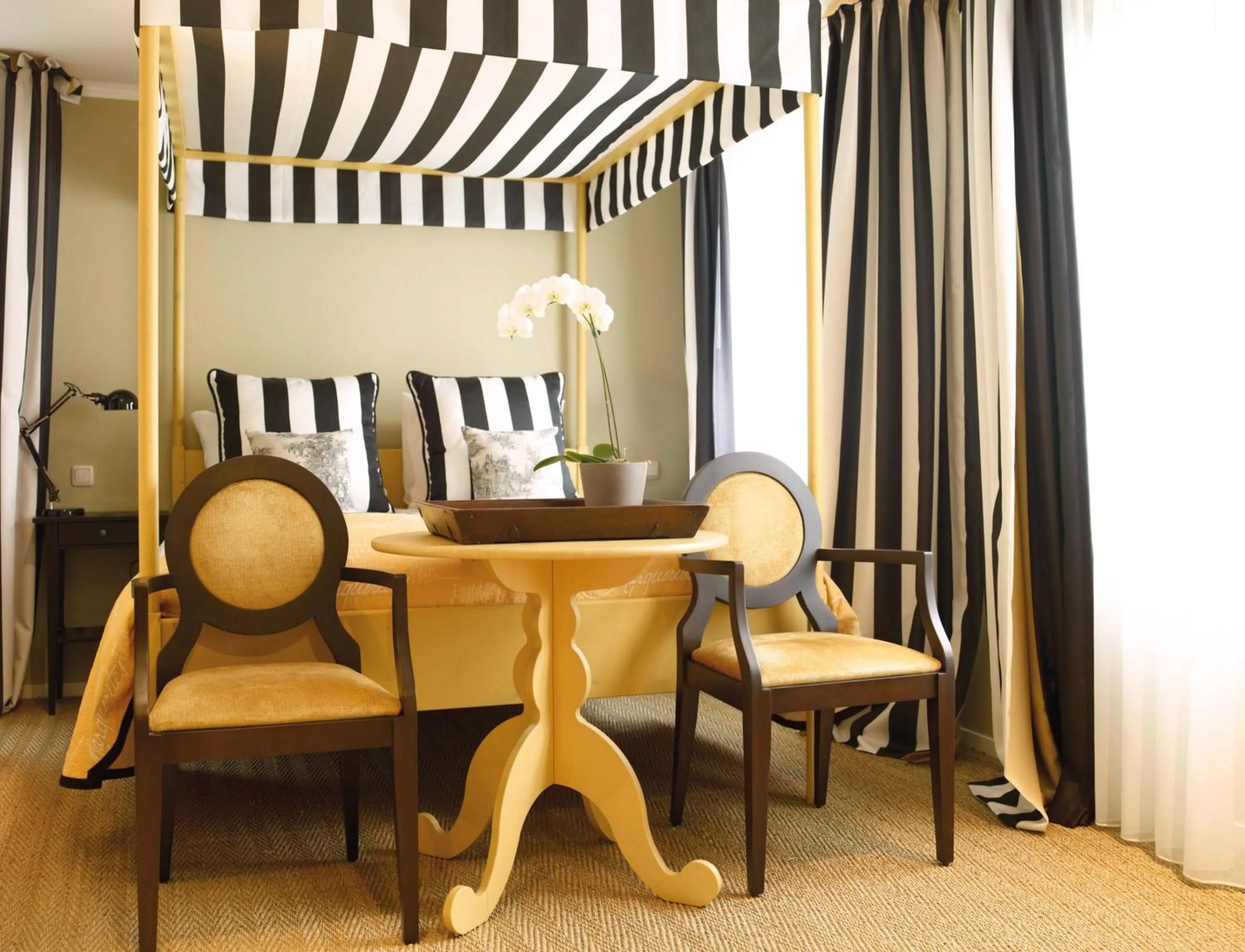 Bed in Saillant Hotel Gulpenerland - Auping Hotel Partner