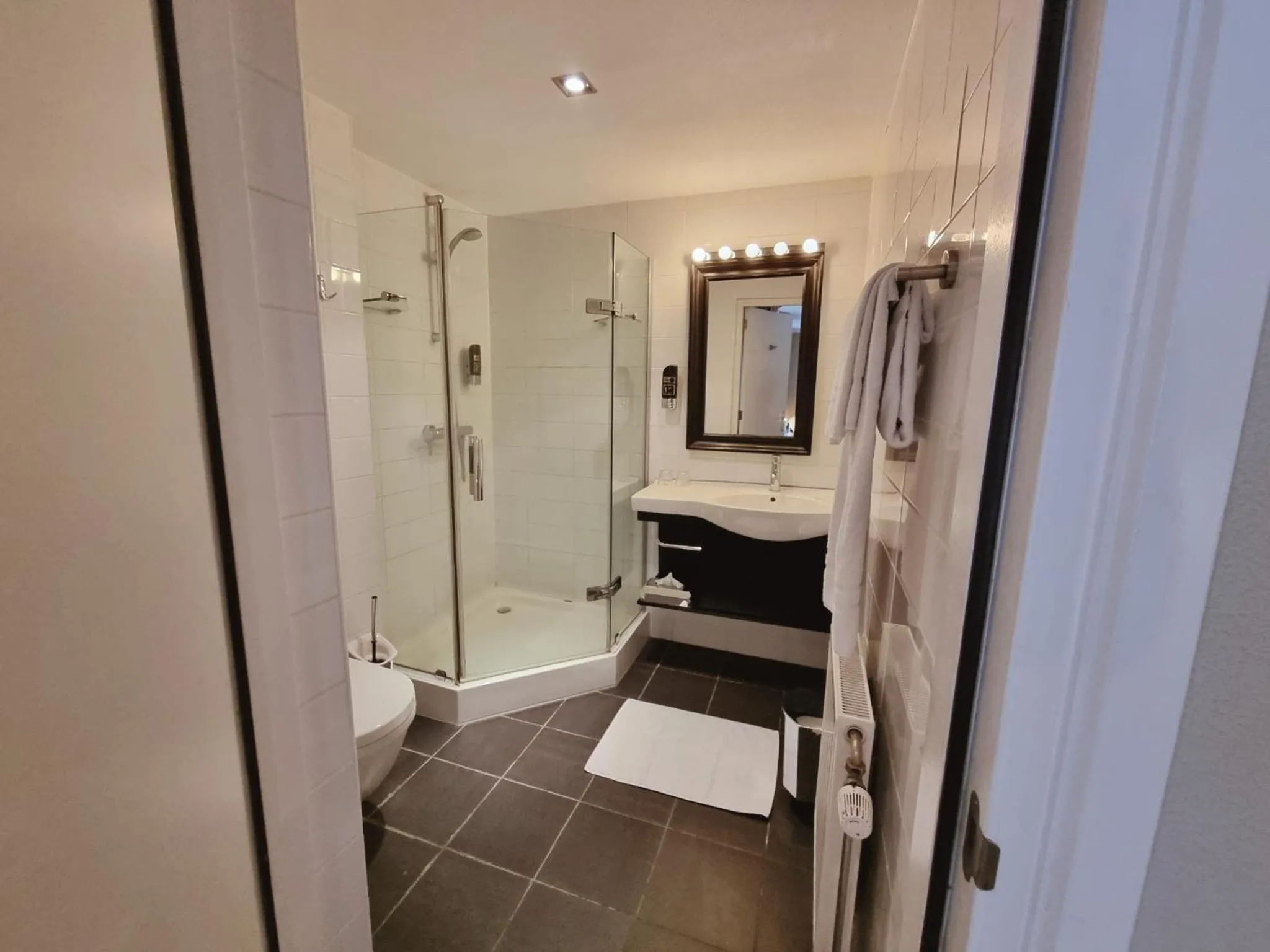 Property building in Saillant Hotel Gulpenerland - Auping Hotel Partner