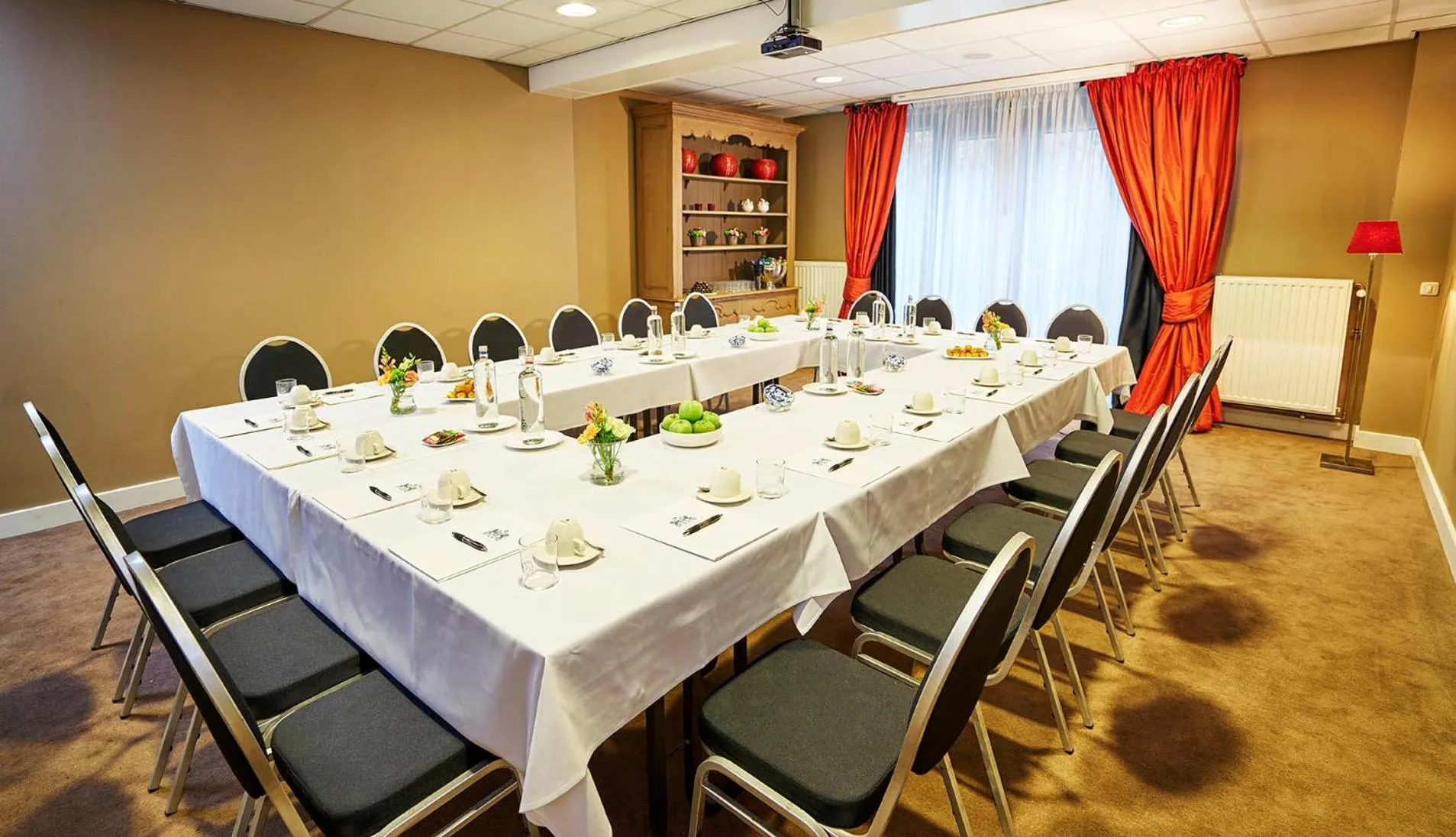 Meeting/conference room in Saillant Hotel Gulpenerland - Auping Hotel Partner