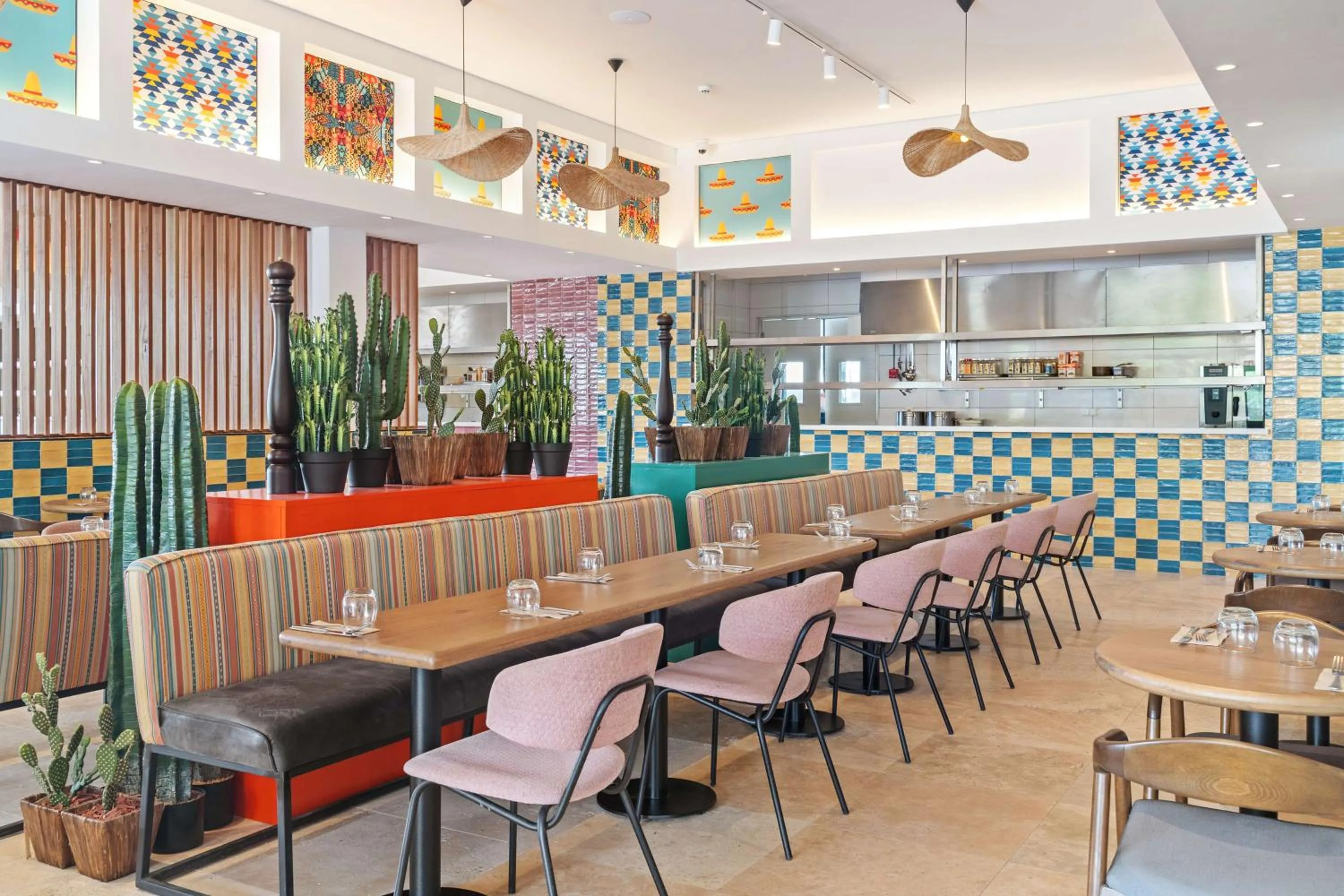 Restaurant/places to eat in The Rif At Mangrove Beach Corendon Curacao All-Inclusive, Curio by Hilton