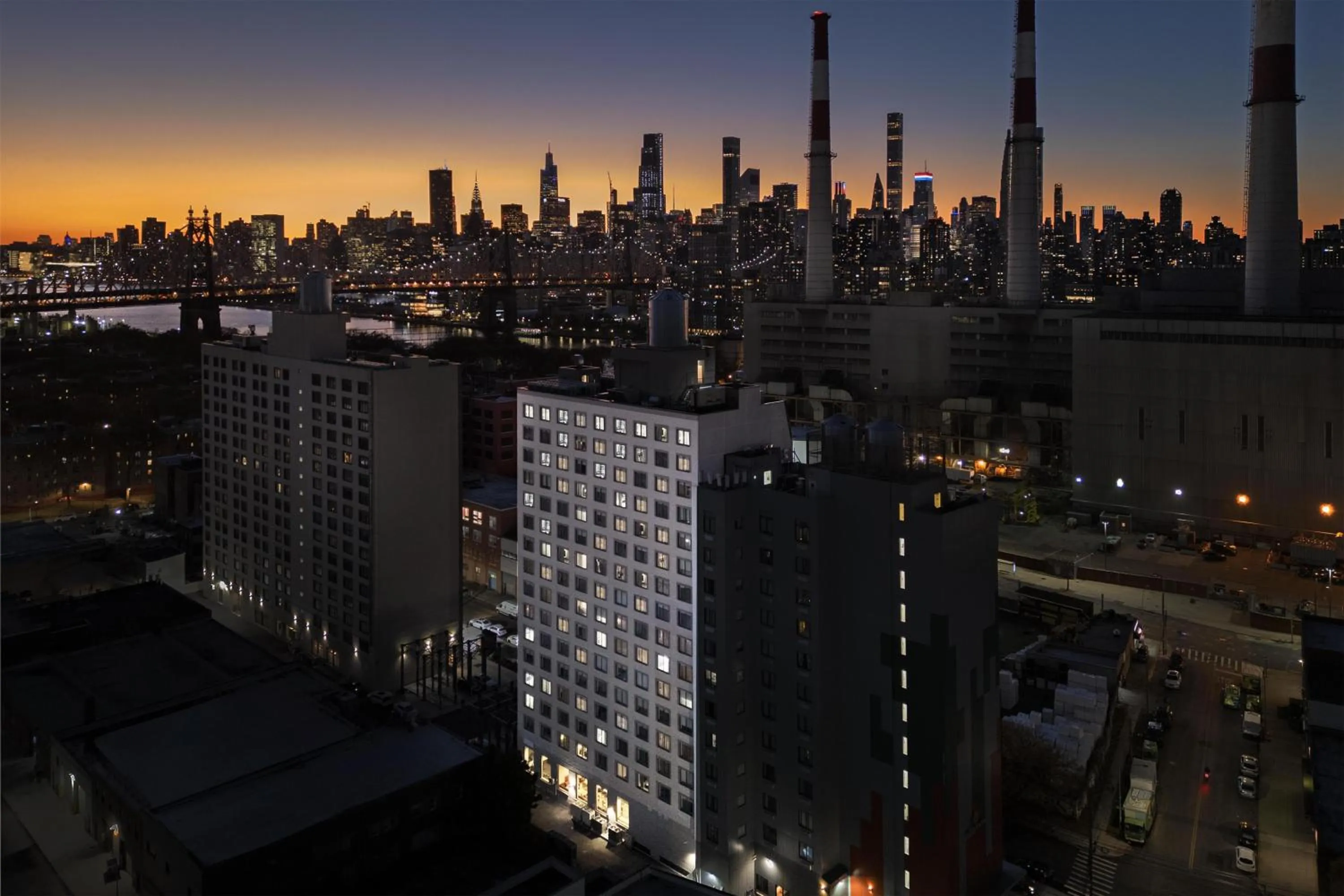 Property building in DoubleTree by Hilton Long Island City, NY