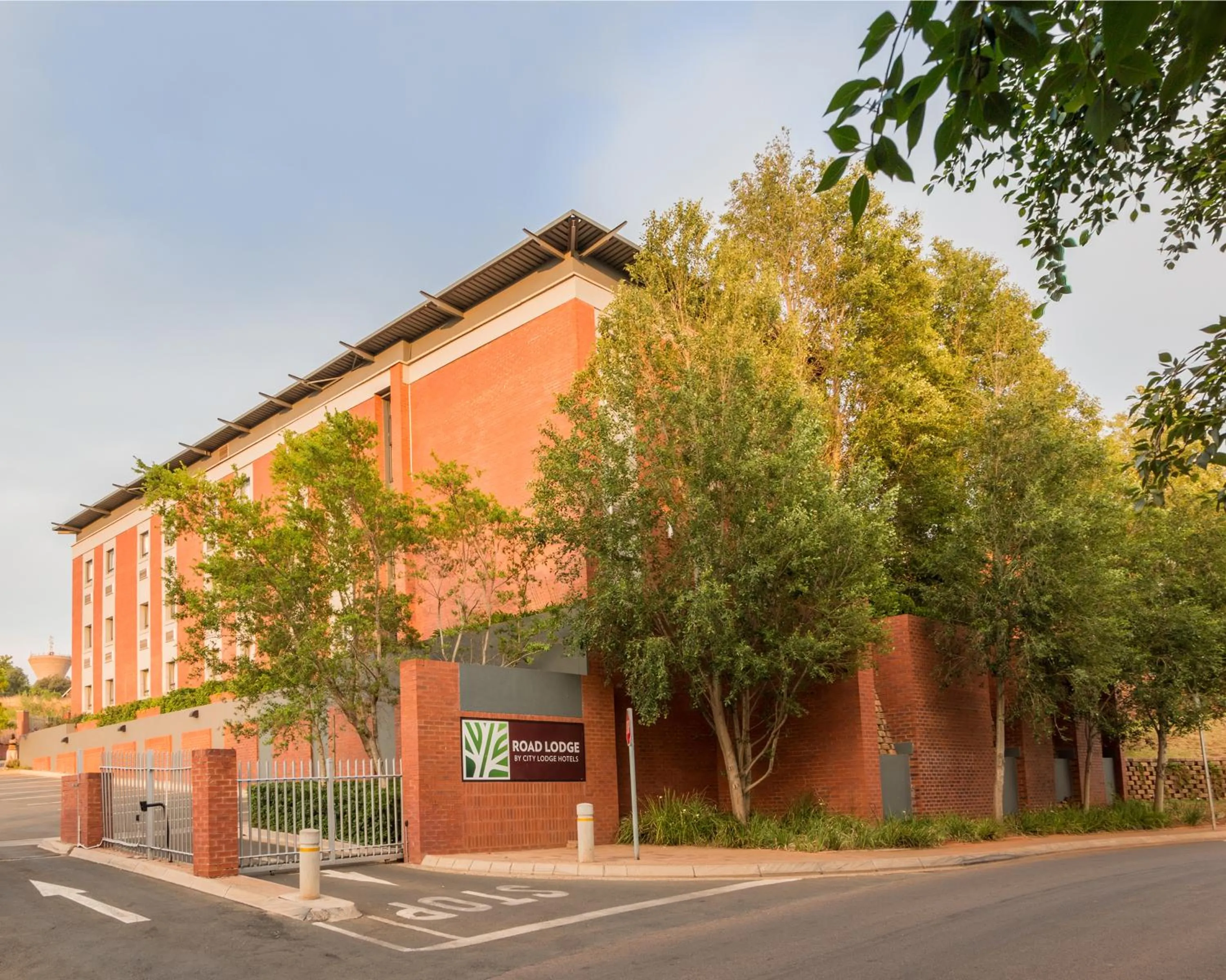 Property building in Road Lodge Centurion