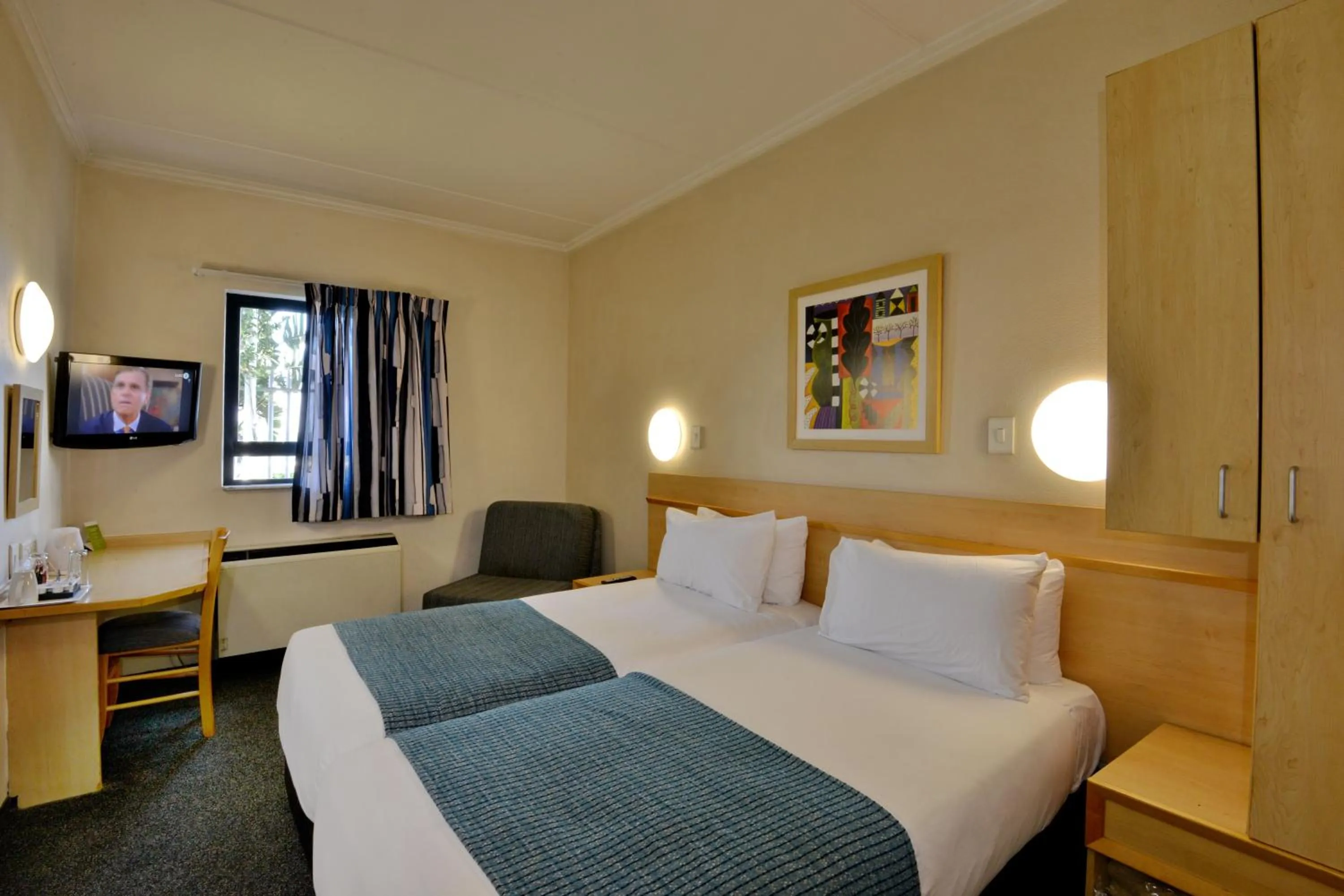 Bed in Road Lodge Centurion