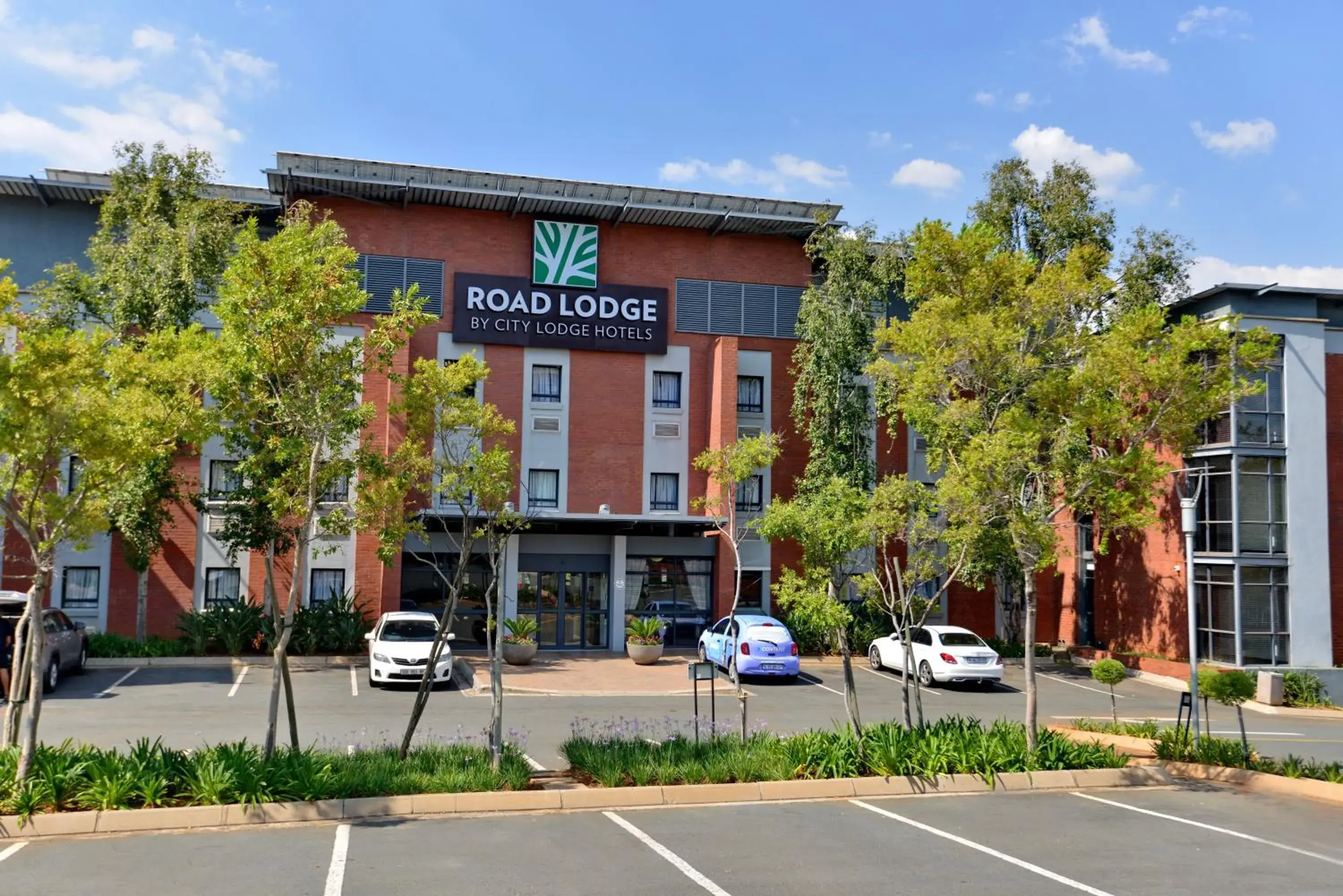 Property building in Road Lodge Centurion Property building in Road Lodge Centurion