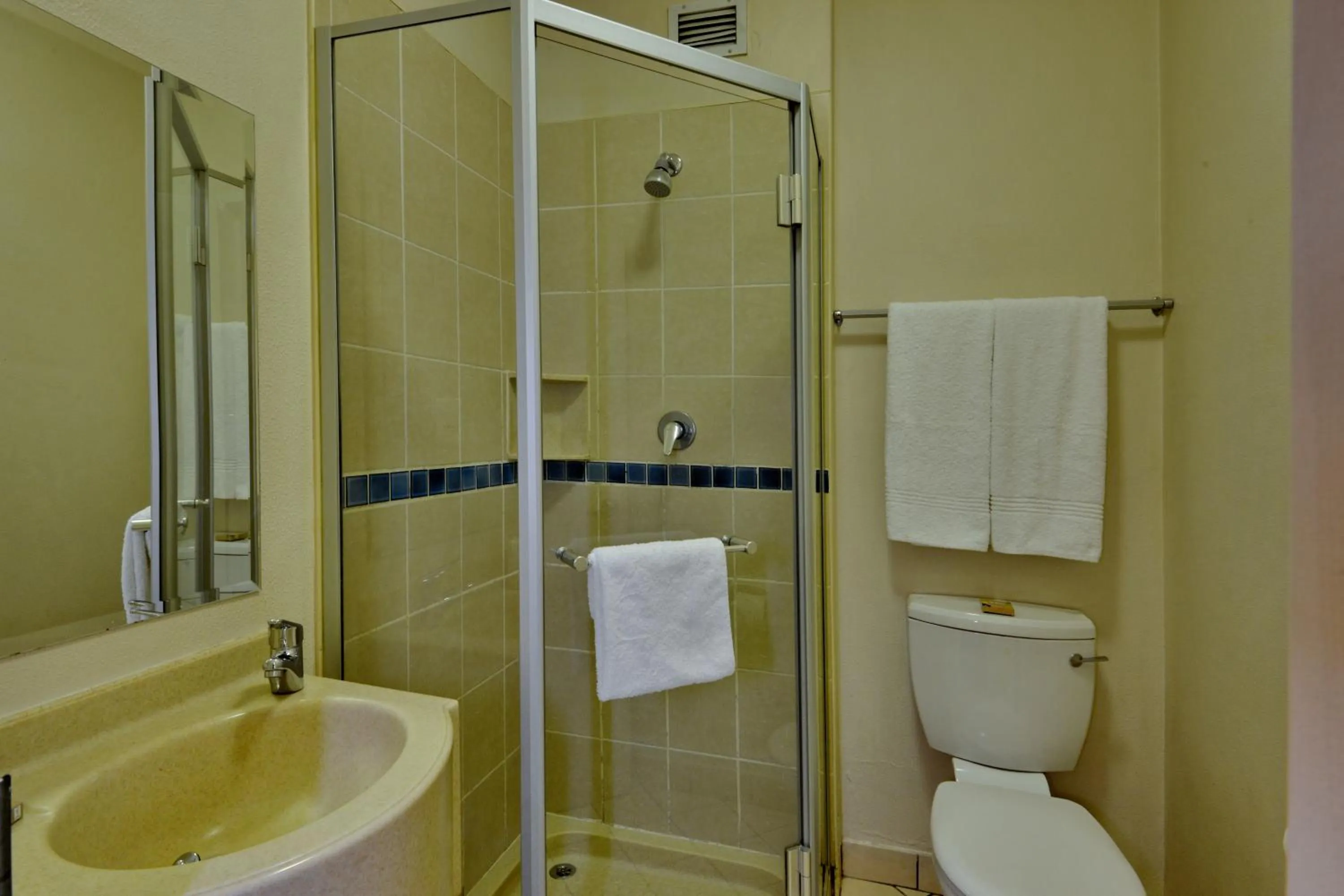 Bathroom in Road Lodge Centurion