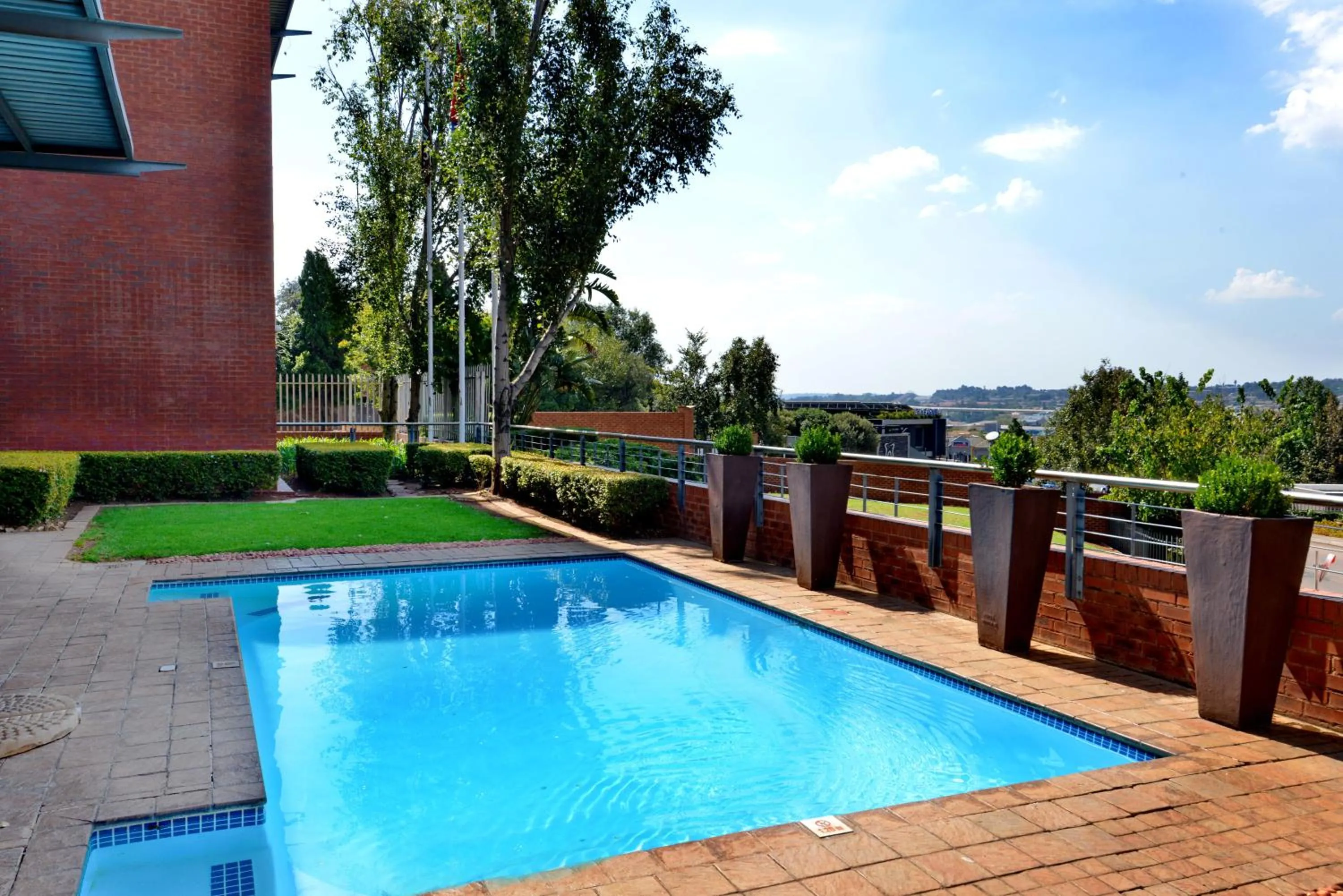 Swimming pool in Road Lodge Centurion