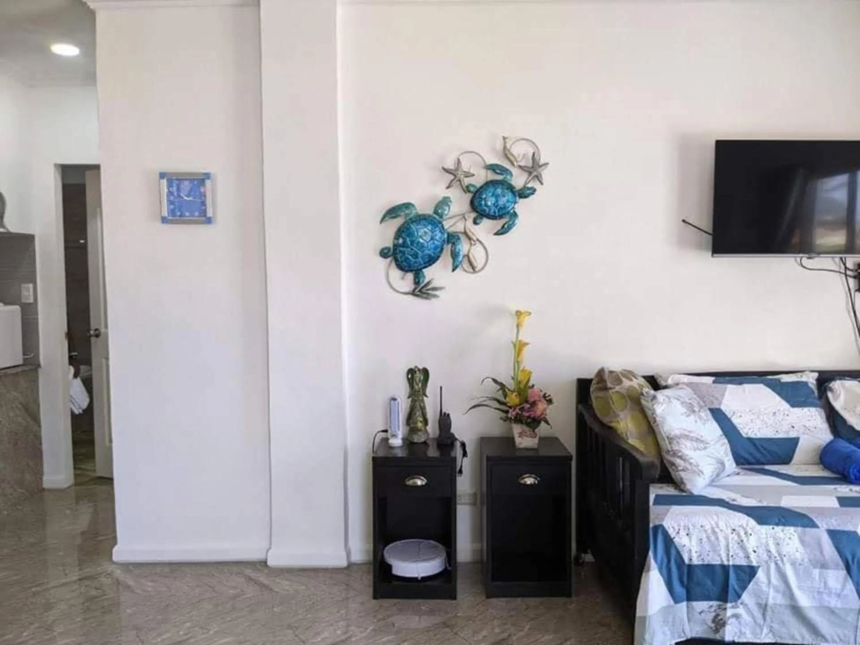 Bed in Lopez Beach Resort