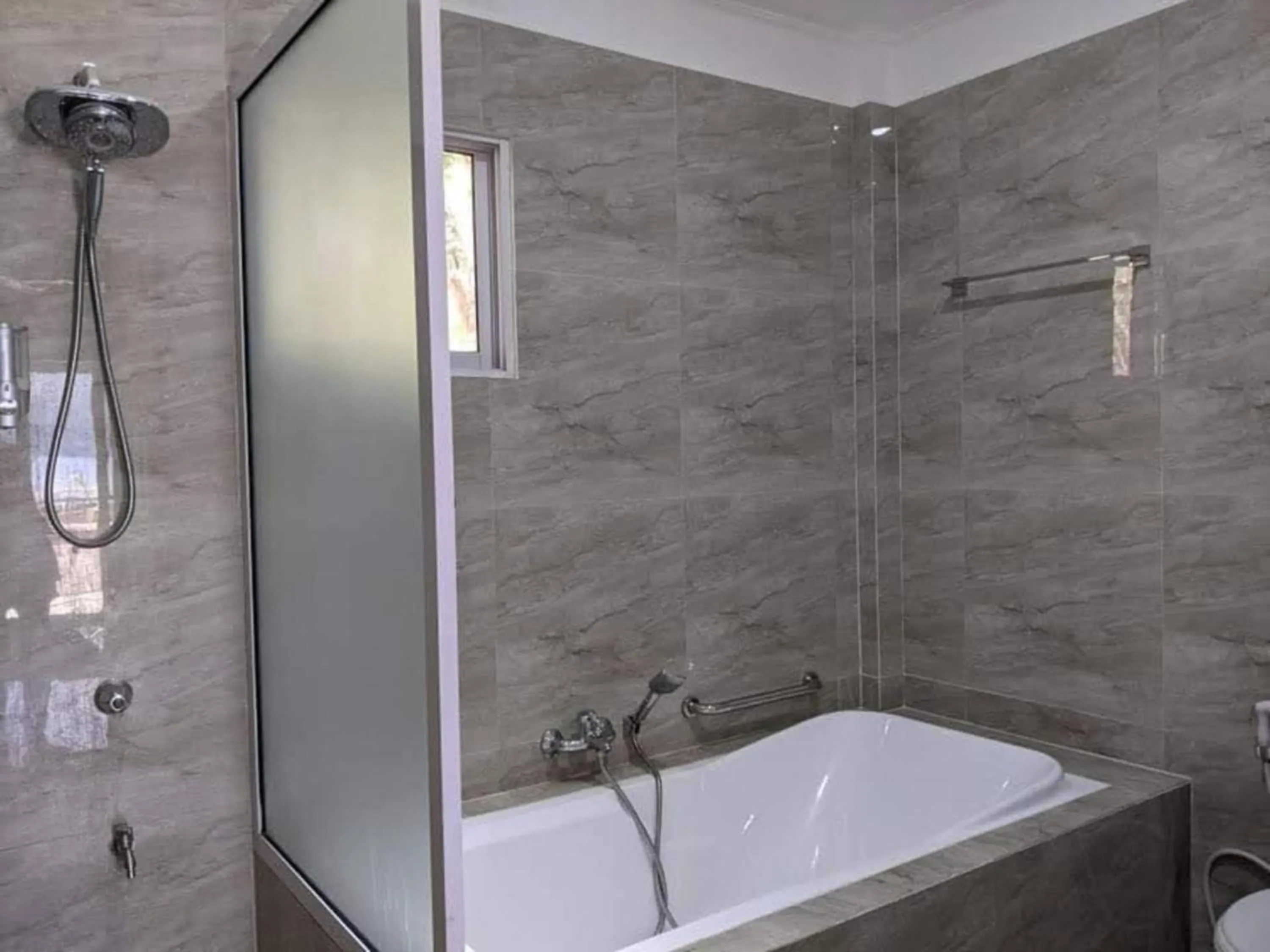 Bathroom in Lopez Beach Resort