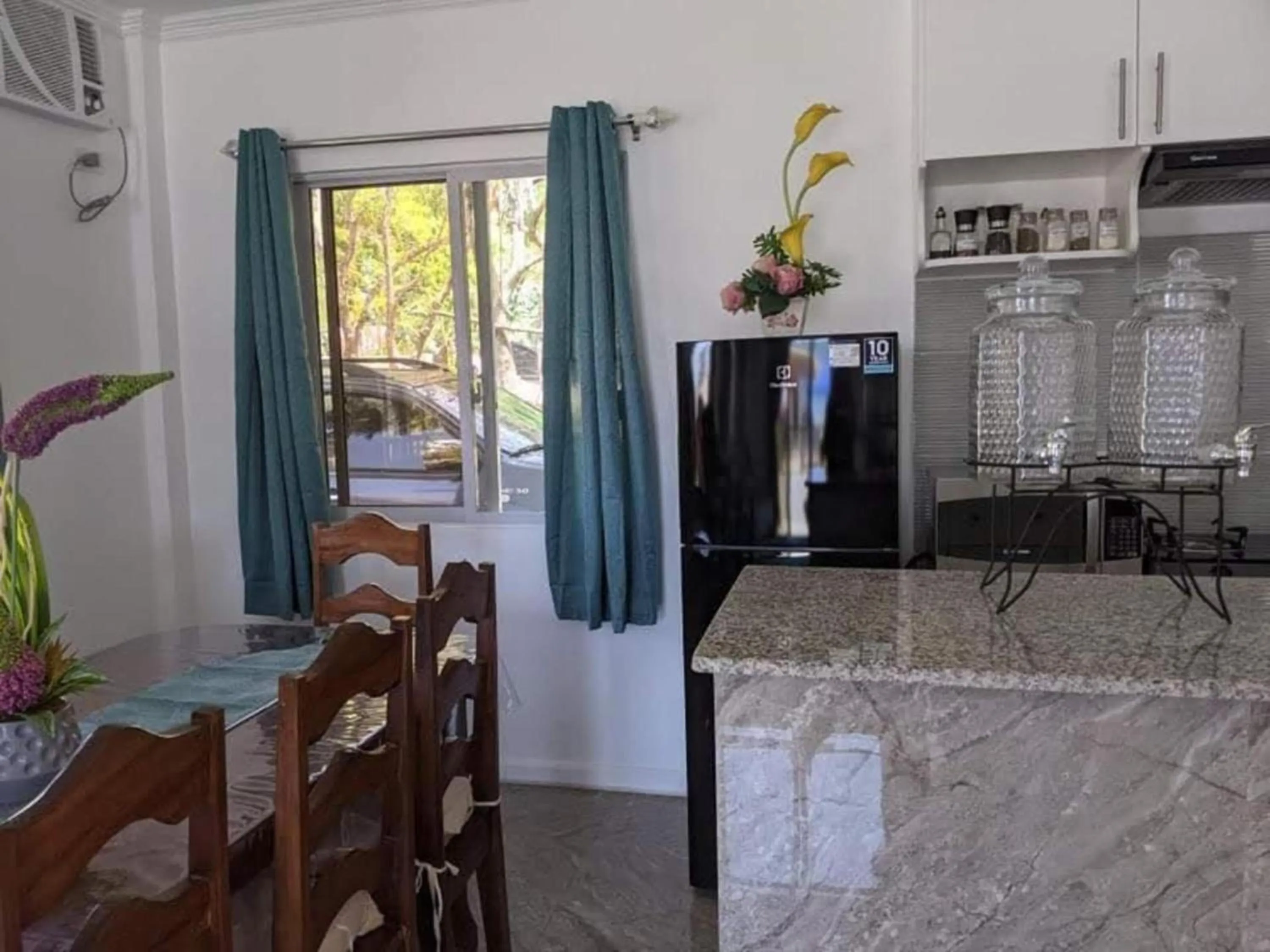 Kitchen or kitchenette in Lopez Beach Resort