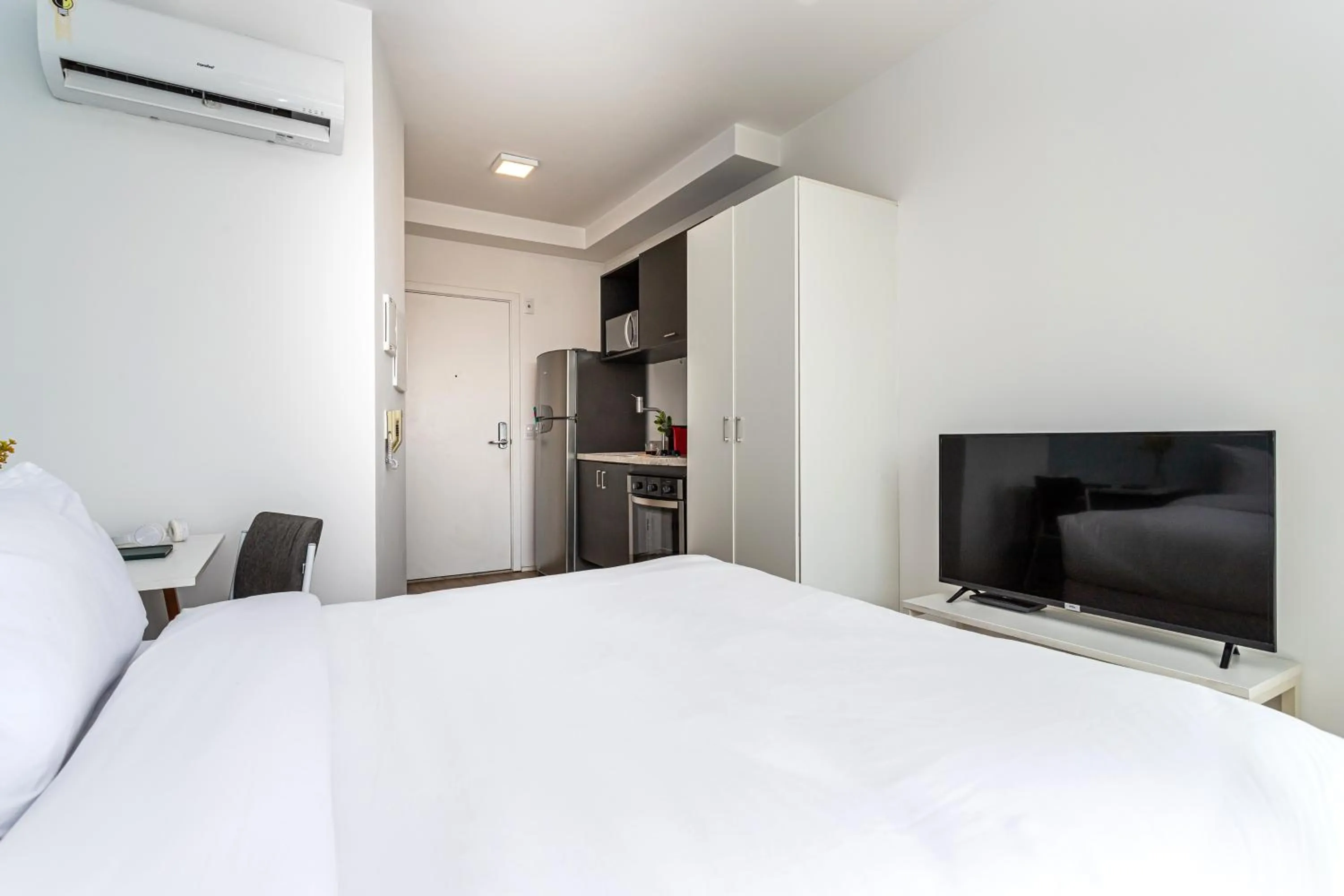 Bed in Setin Downtown Praca da Sé by Viva - Prédio completo com piscina perto de estação de metrô no Centro de São Paulo