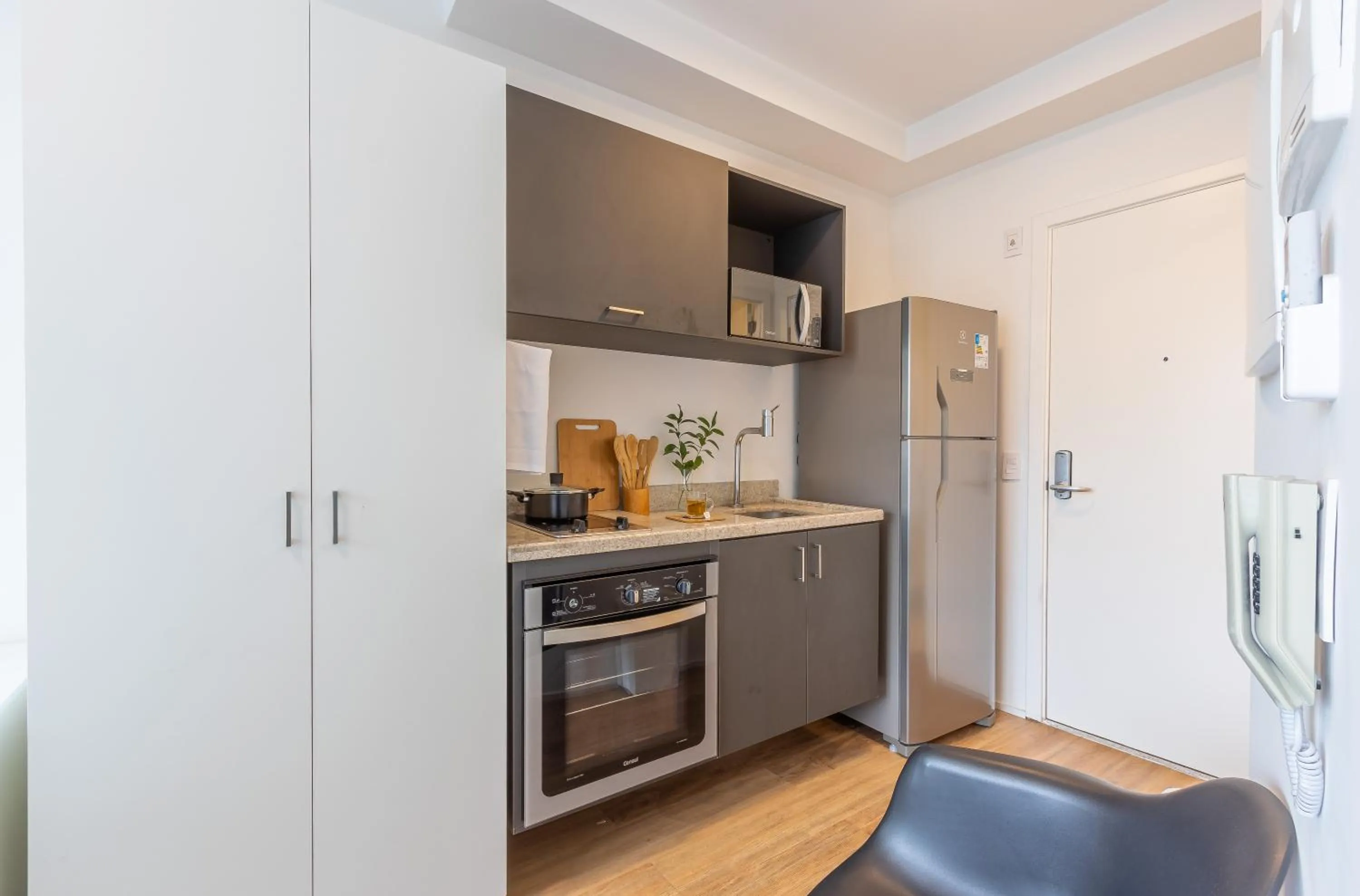 Kitchen or kitchenette in Setin Downtown Praca da Sé by Viva - Prédio completo com piscina perto de estação de metrô no Centro de São Paulo