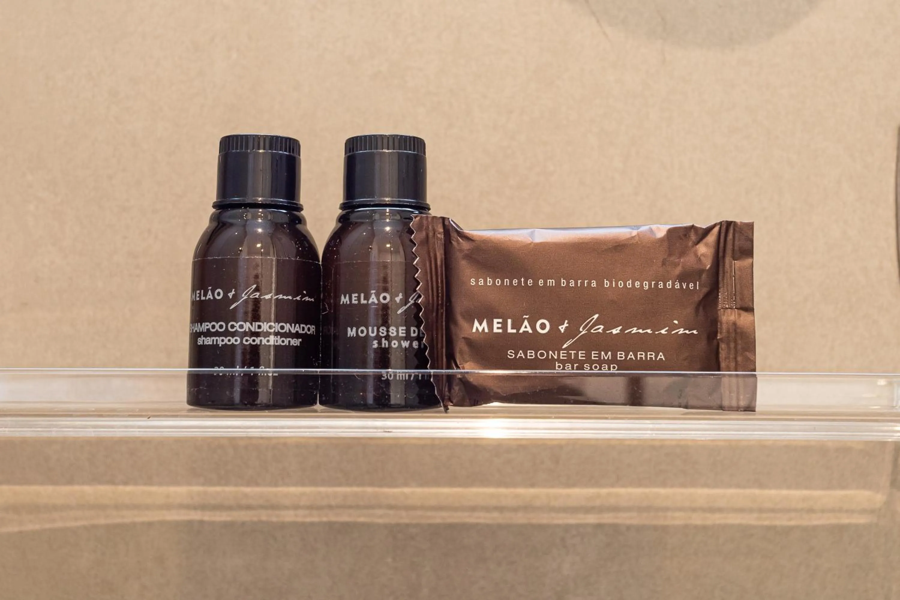 Bathroom in Setin Downtown Praca da Sé by Viva - Prédio completo com piscina perto de estação de metrô no Centro de São Paulo