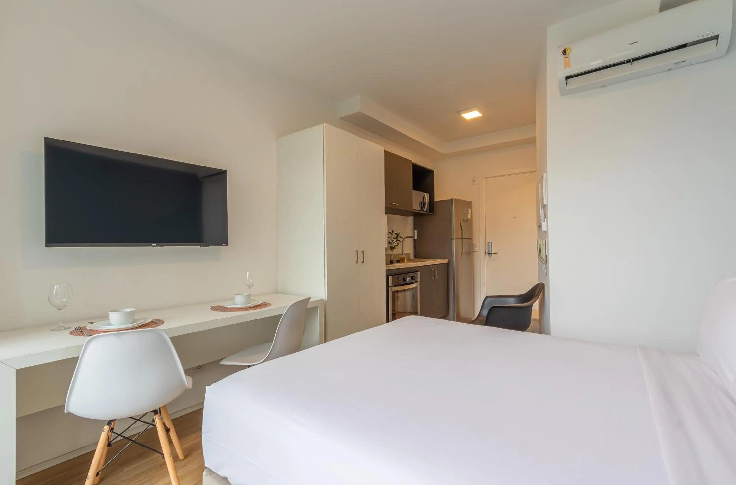 Bed in Setin Downtown Praca da Sé by Viva - Prédio completo com piscina perto de estação de metrô no Centro de São Paulo