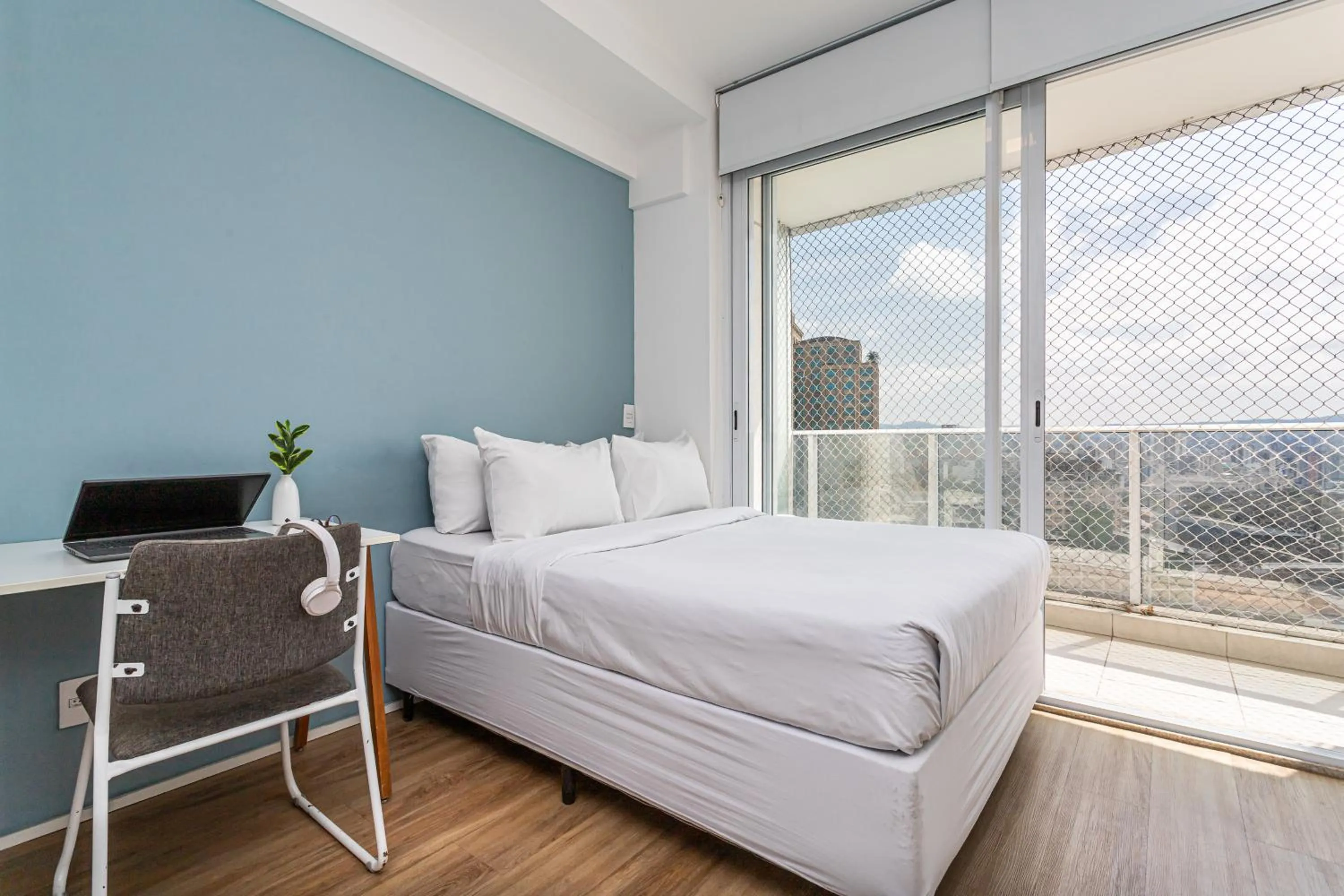 Bed in Setin Downtown Praca da Sé by Viva - Prédio completo com piscina perto de estação de metrô no Centro de São Paulo