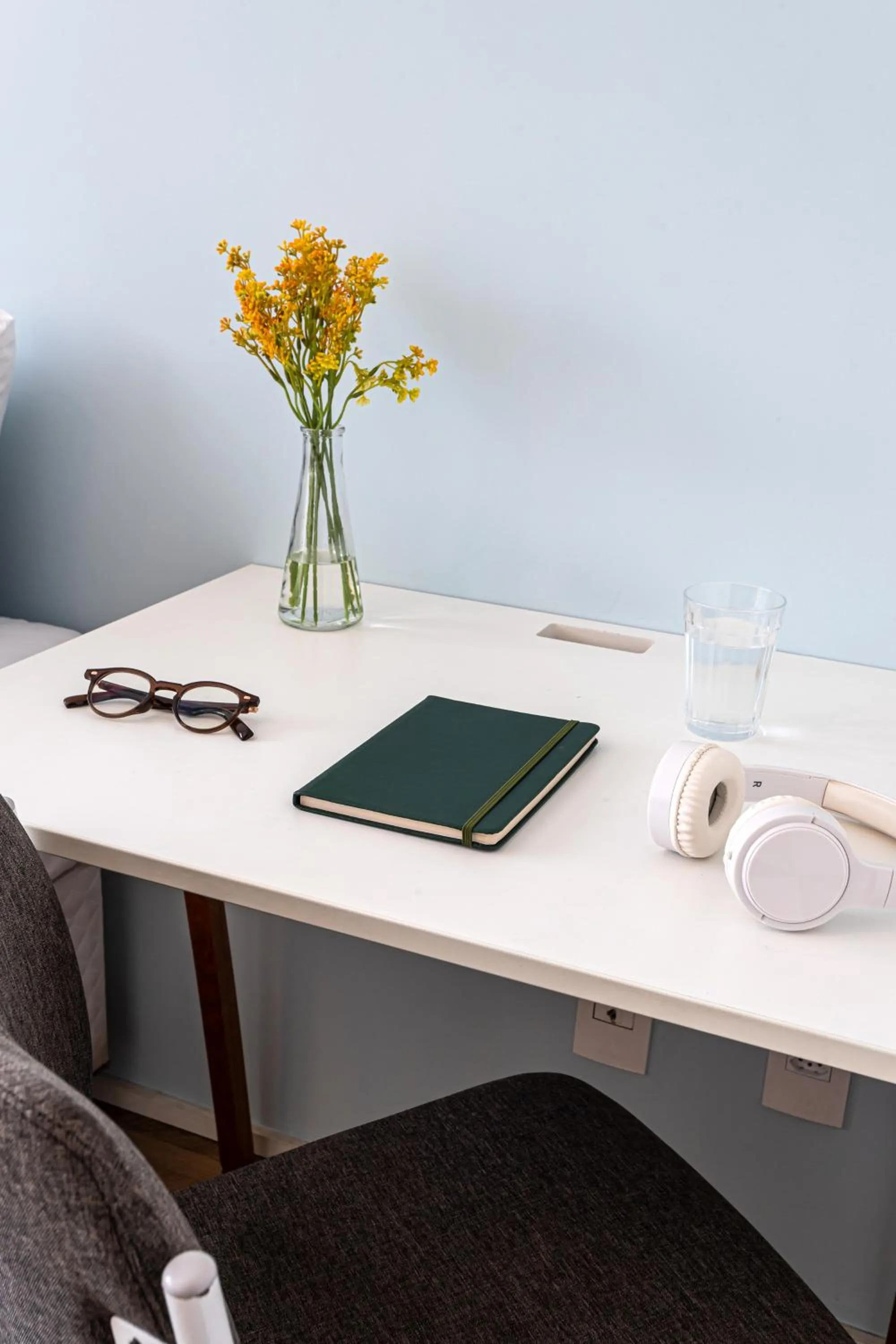 Seating area in Setin Downtown Praca da Sé by Viva - Prédio completo com piscina perto de estação de metrô no Centro de São Paulo