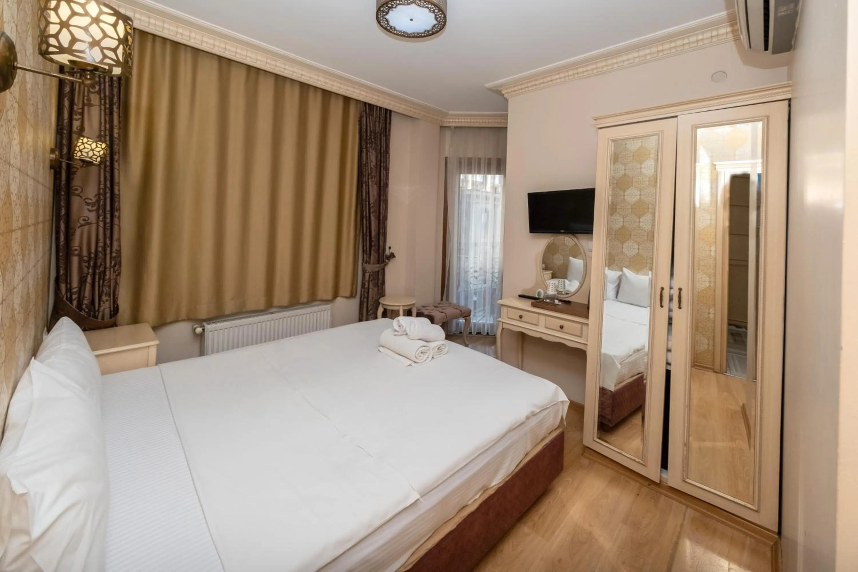 TV and multimedia, Bed in Felicity Hotel İstanbul